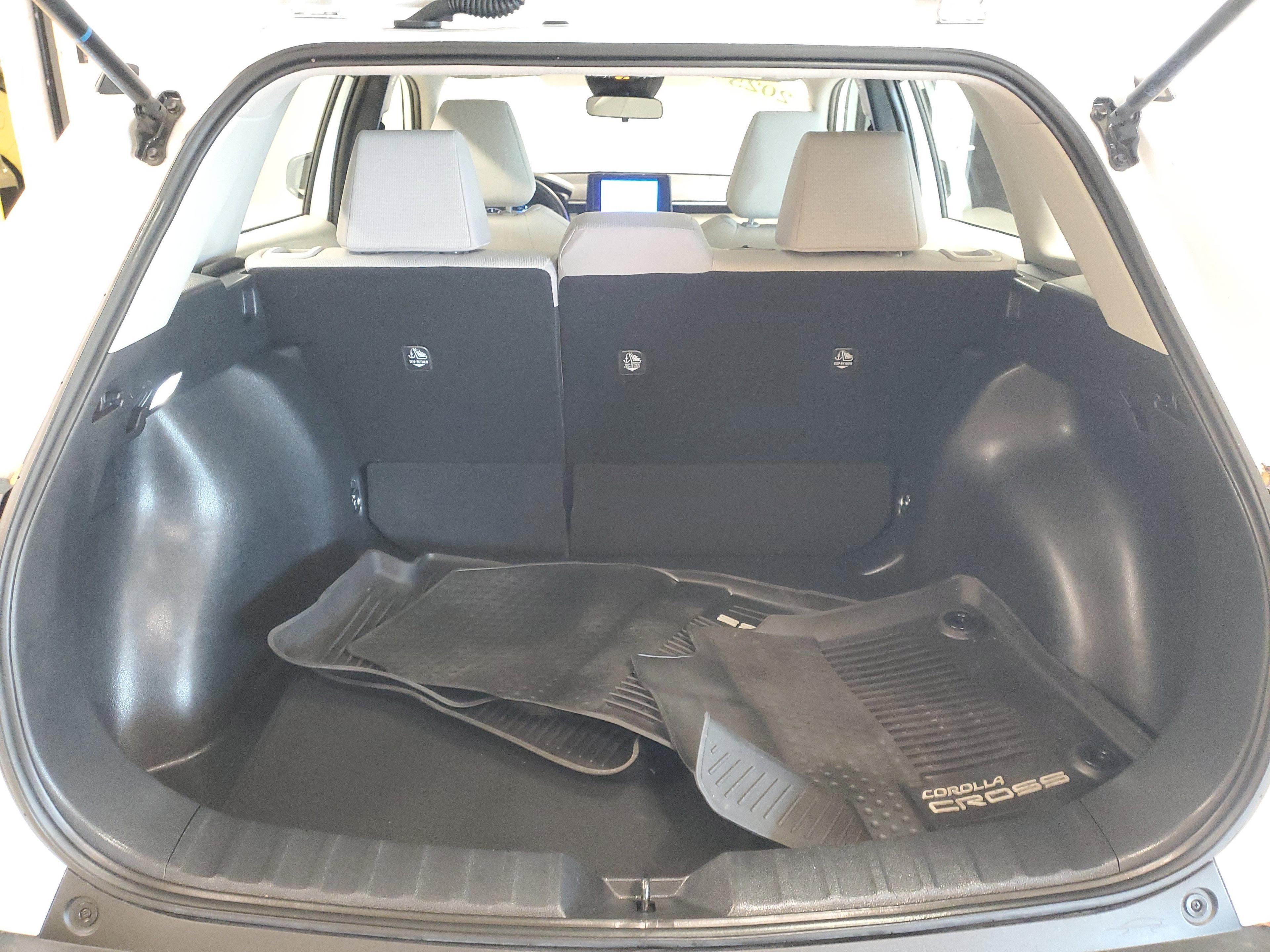 Toyota Corolla Cross L Fwd - Thumbnail 9