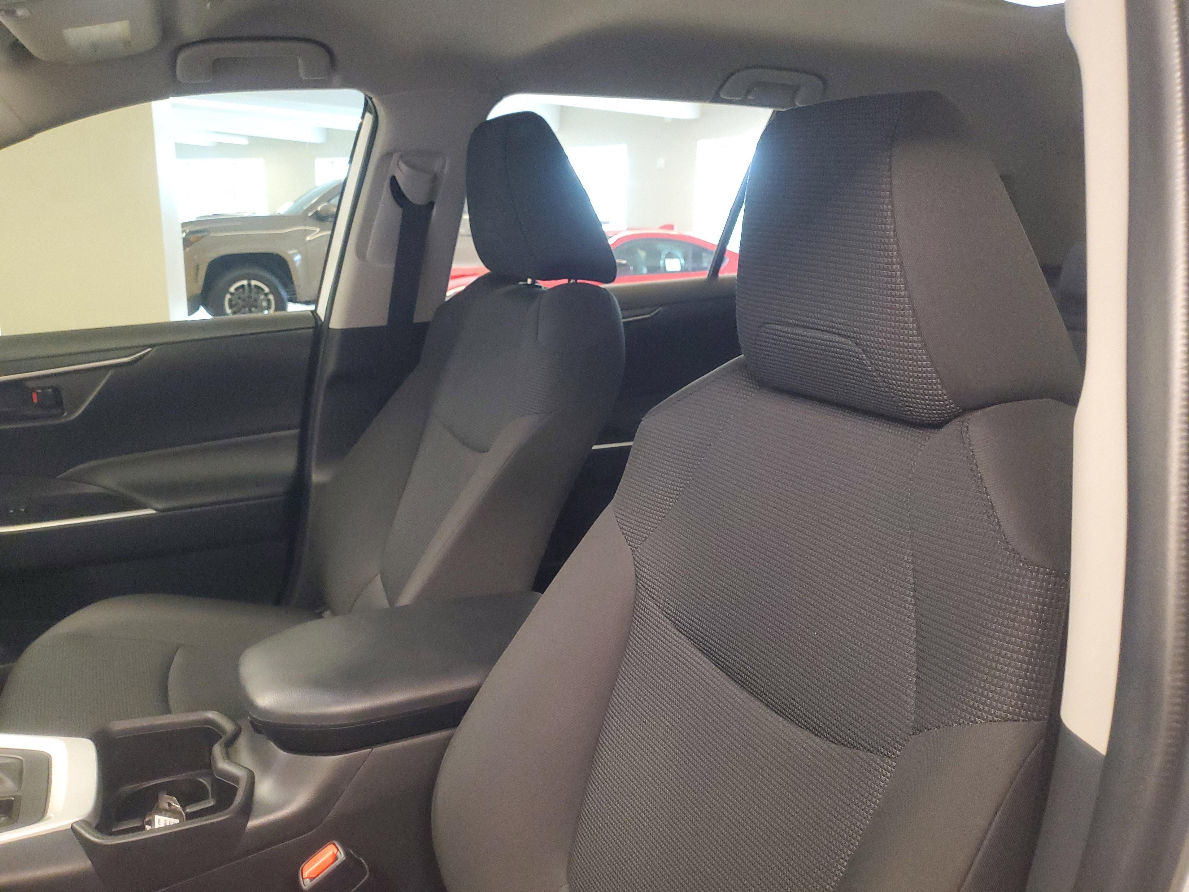 Toyota Rav4 Le Fwd Suv | Miami, Fl - Thumbnail 17