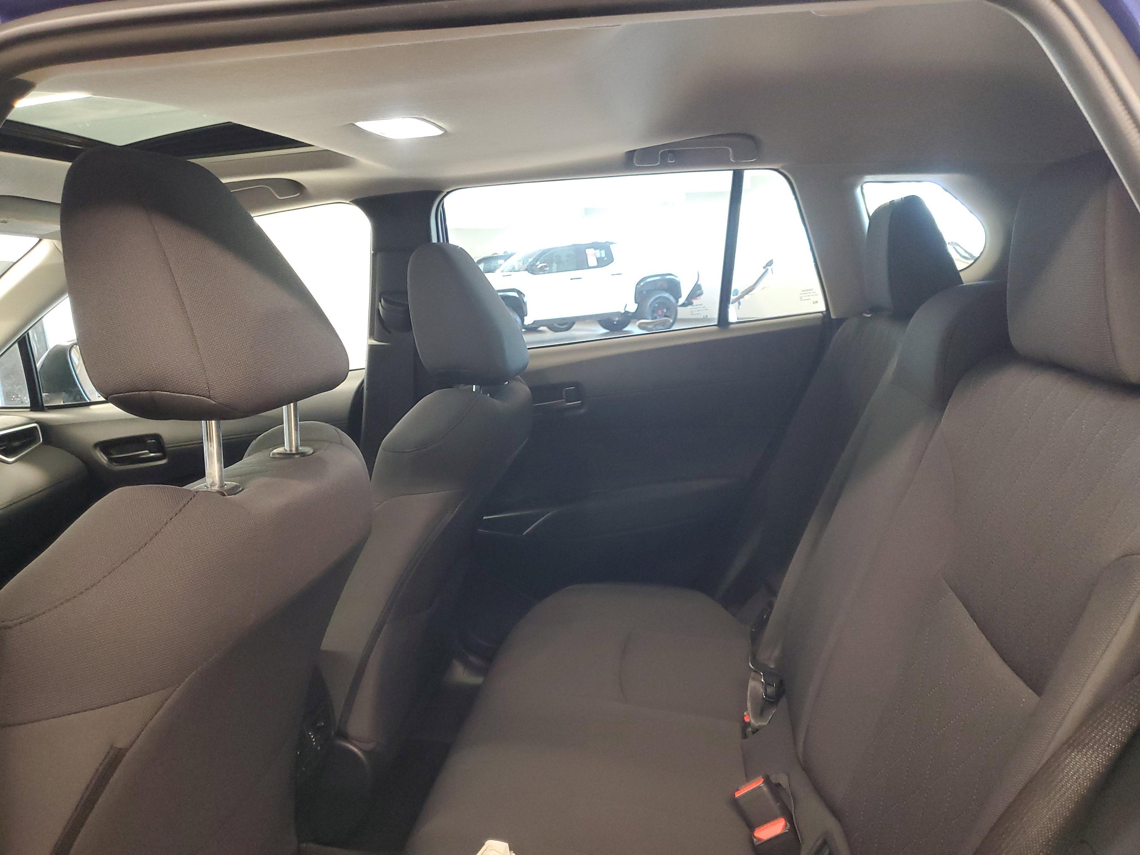 Toyota Corolla Cross Le Awd Suv | Miami, Fl - Thumbnail 12