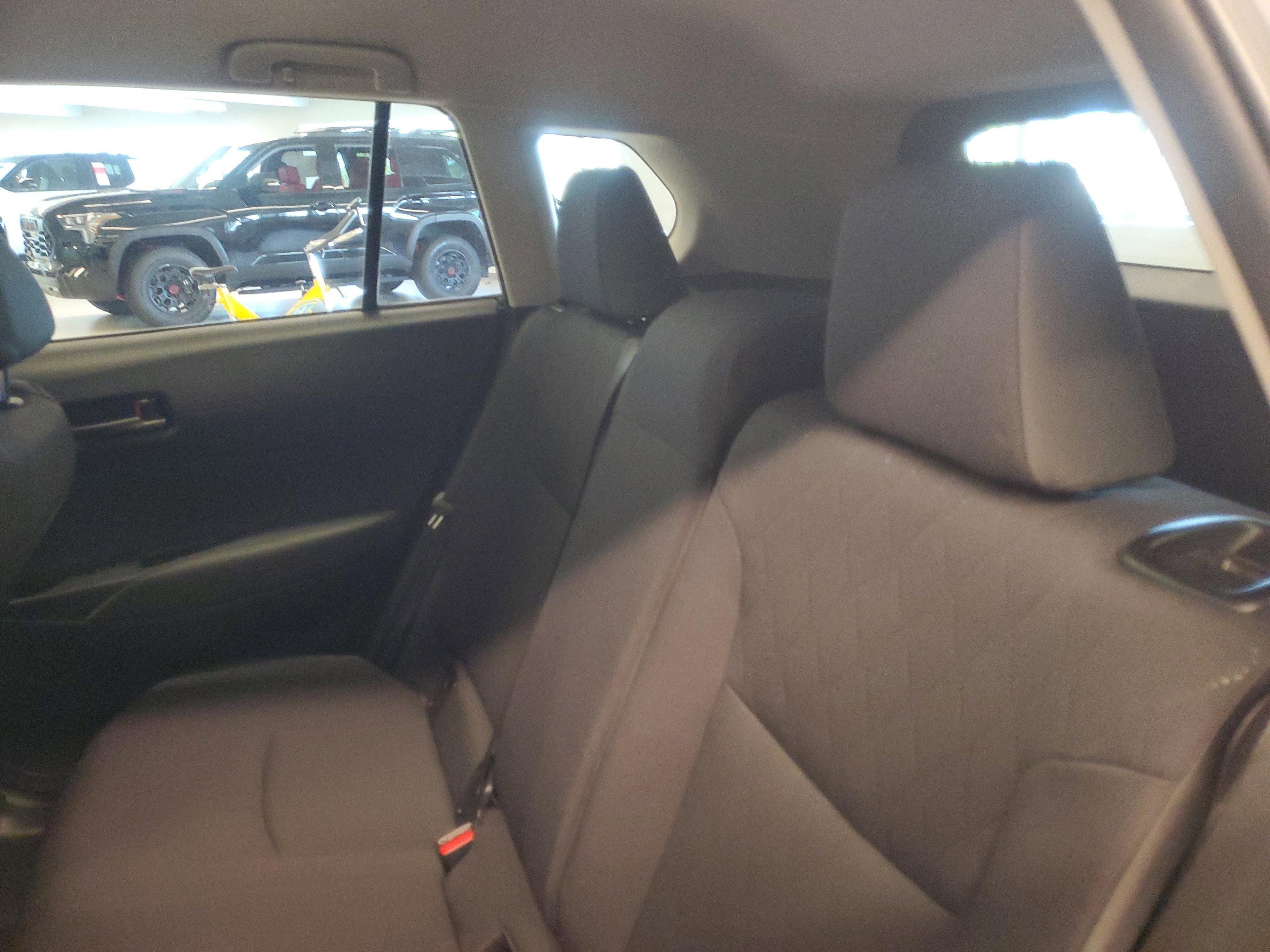 Toyota Corolla Cross Le Awd - Thumbnail 13