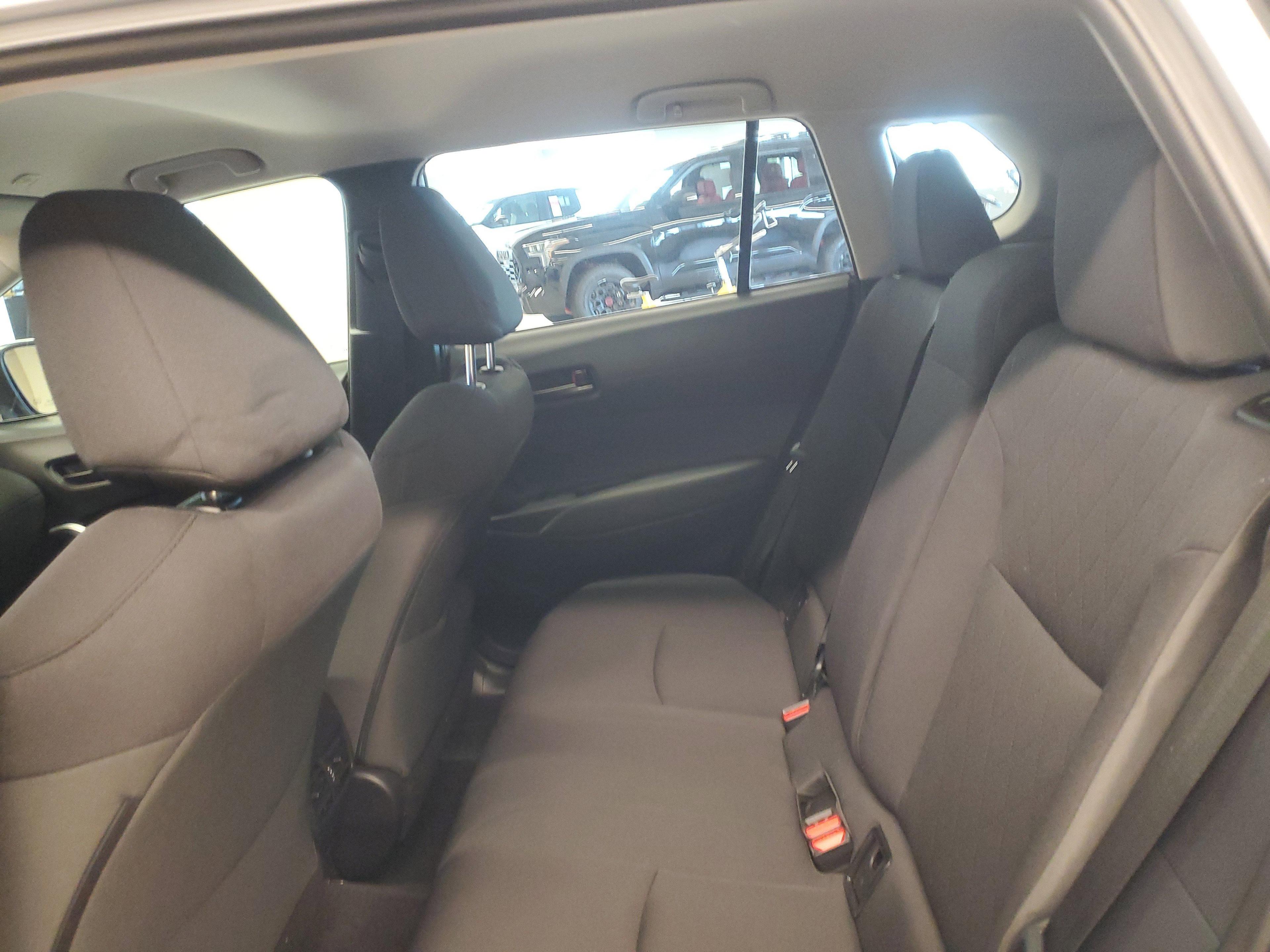 Toyota Corolla Cross Le Awd - Thumbnail 11