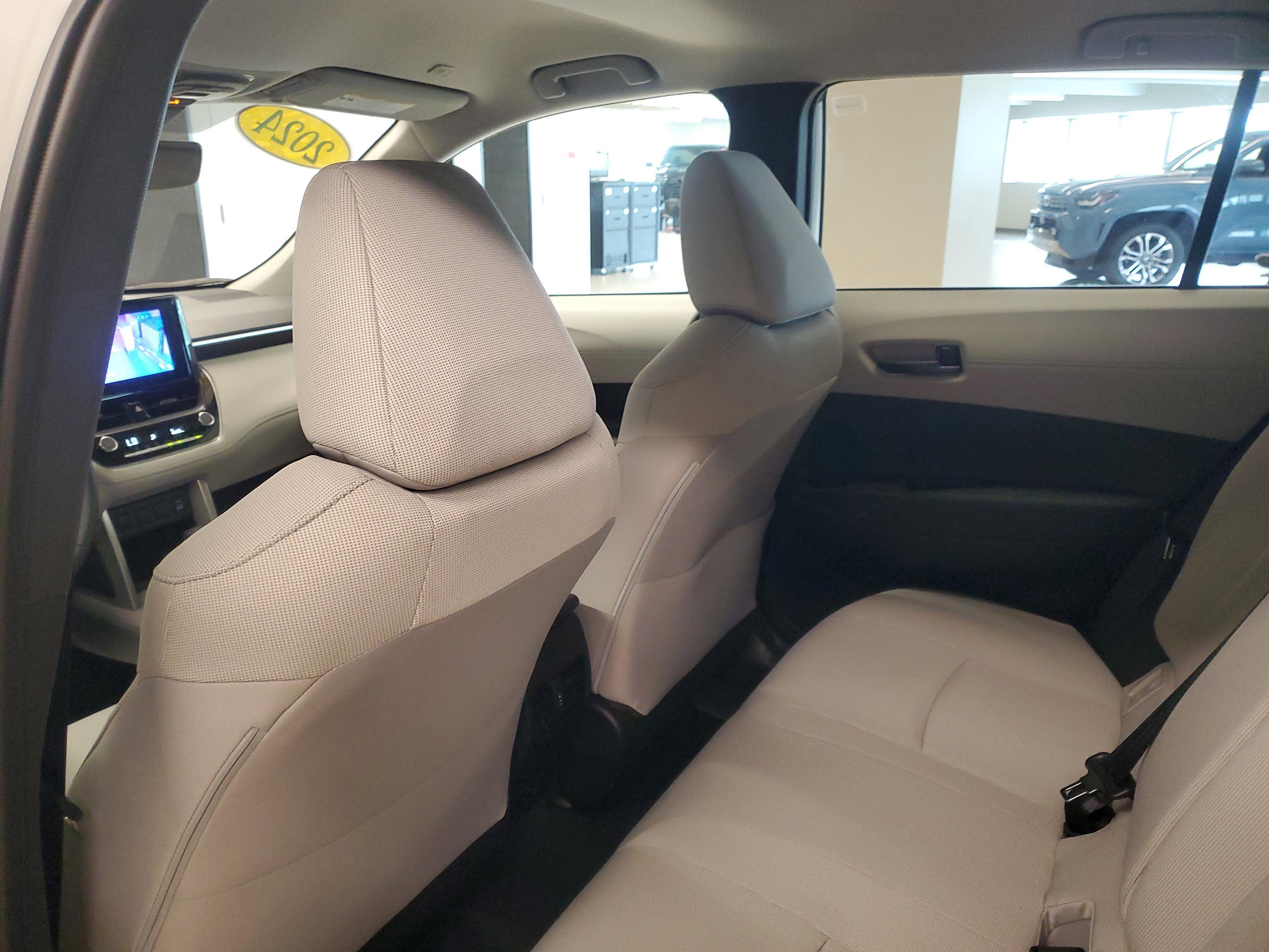 Toyota Corolla Cross Le Fwd Suv | Miami, Fl - Thumbnail 12