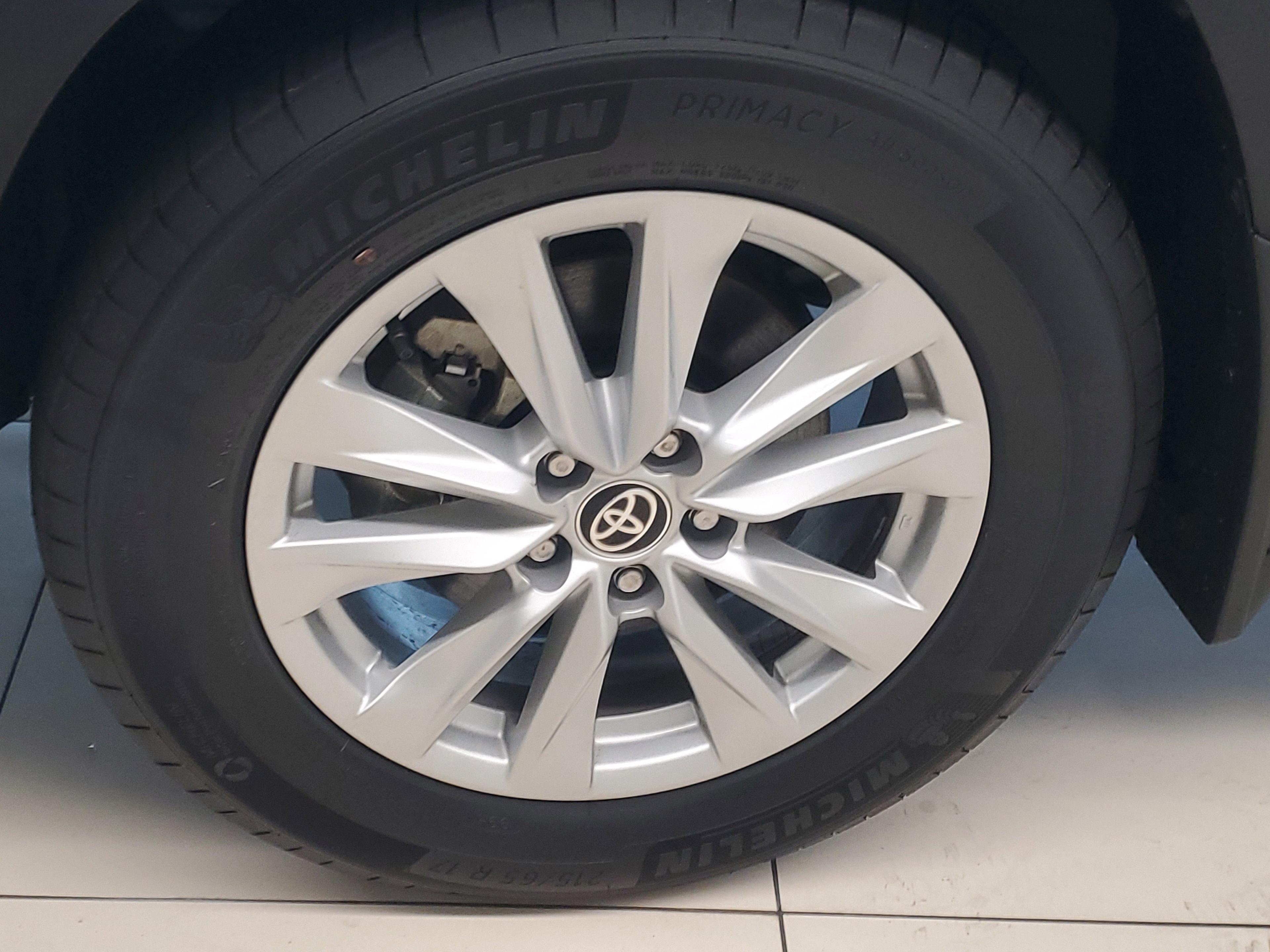 Toyota Corolla Cross Le Fwd Suv | Miami, Fl - Thumbnail 5