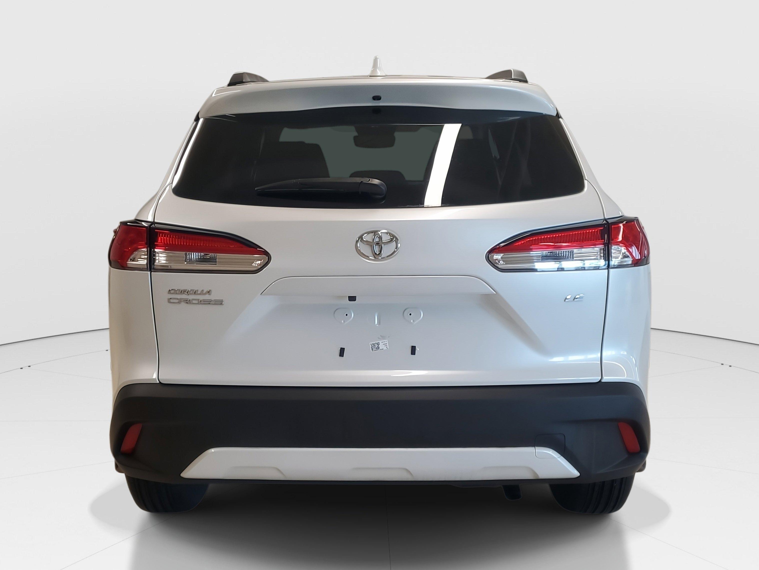 Toyota Corolla Cross Le Fwd Suv | Miami, Fl - Thumbnail 7