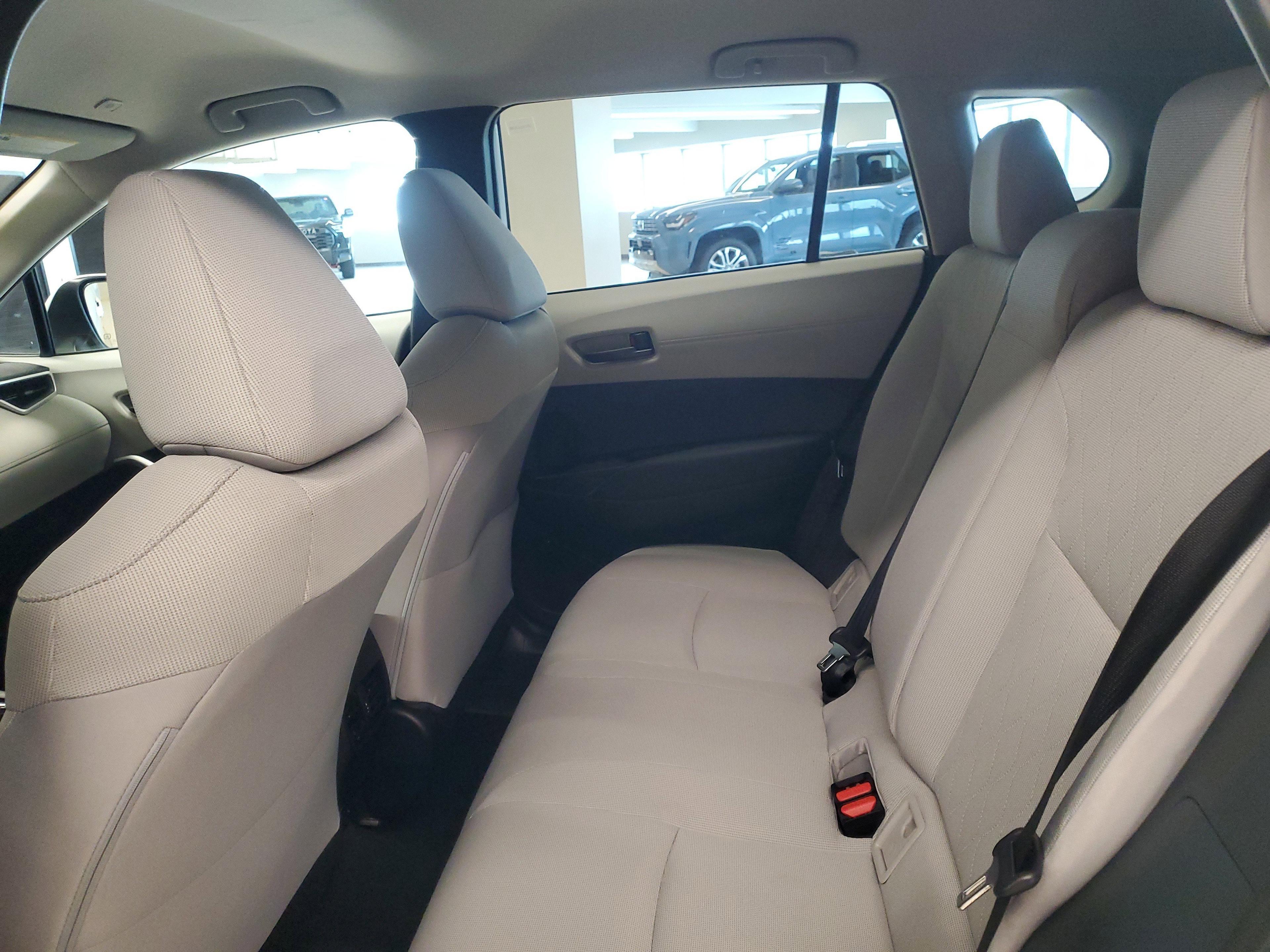 Toyota Corolla Cross Le Fwd Suv | Miami, Fl - Thumbnail 11