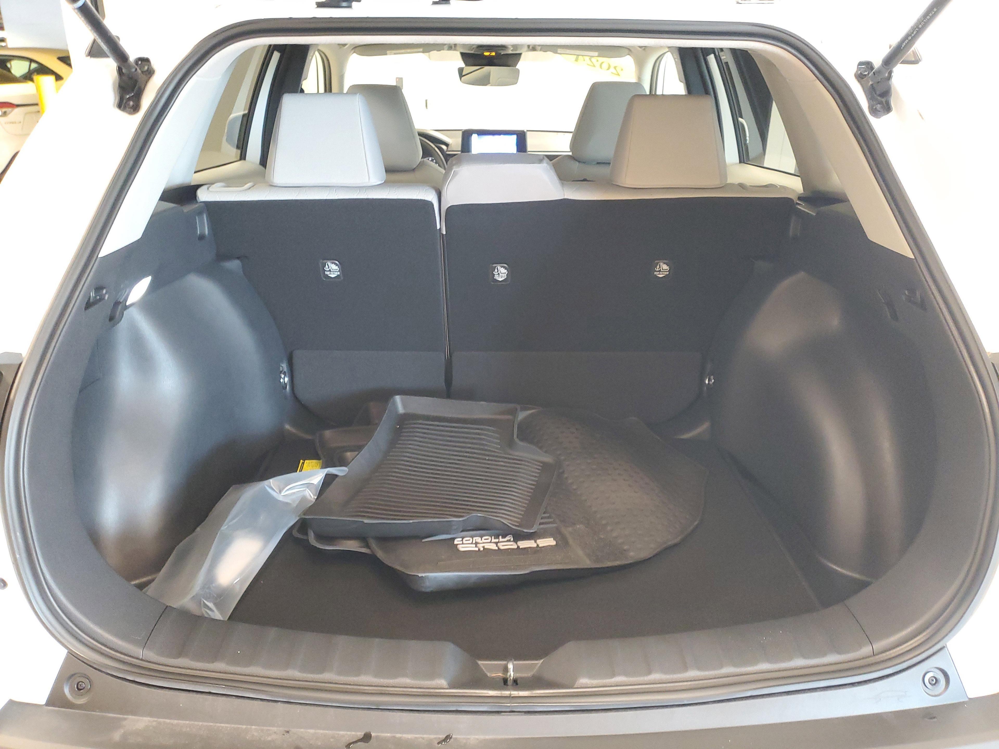 Toyota Corolla Cross Le Fwd Suv | Miami, Fl - Thumbnail 9