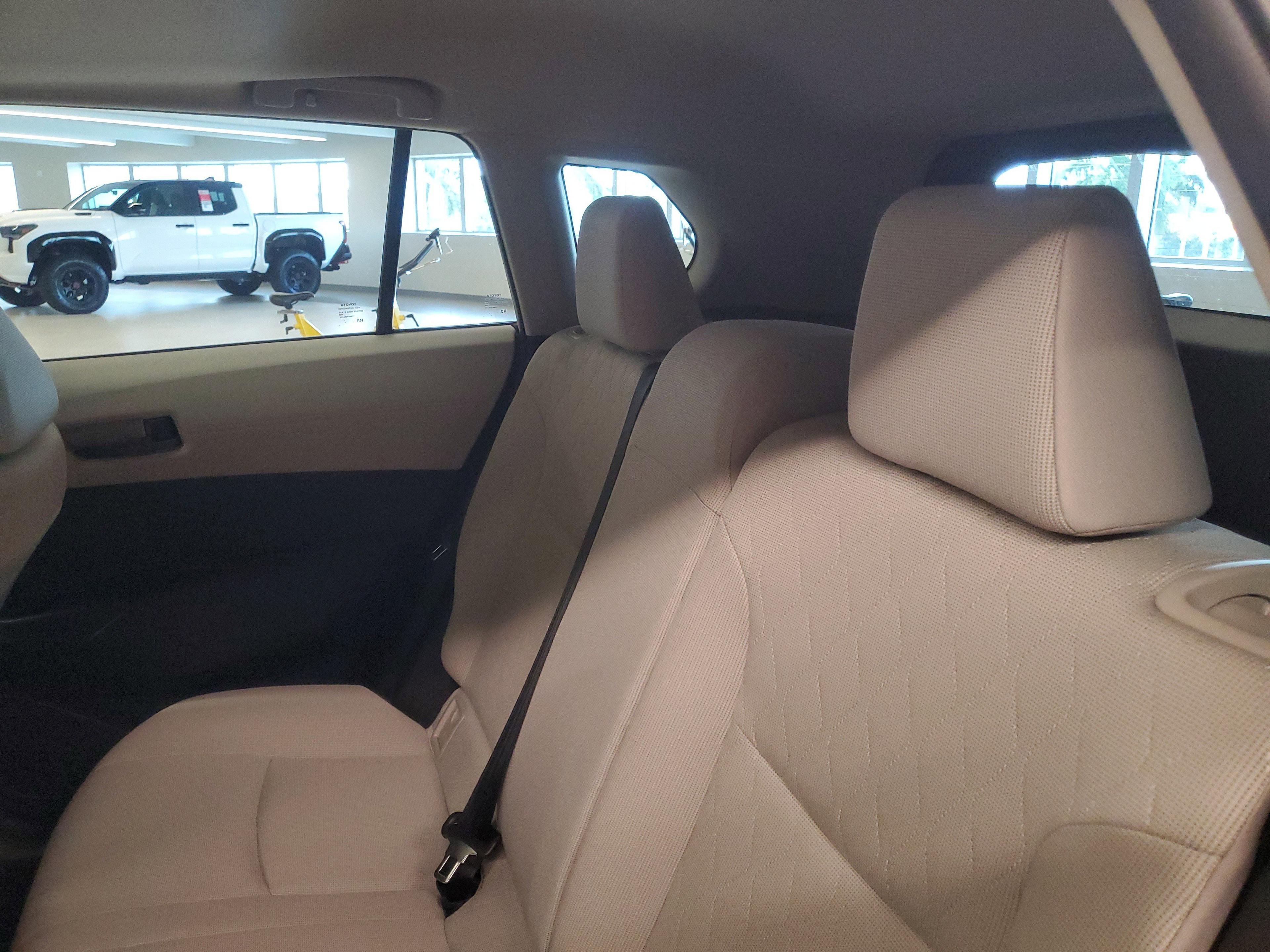 Toyota Corolla Cross Le Fwd - Thumbnail 13