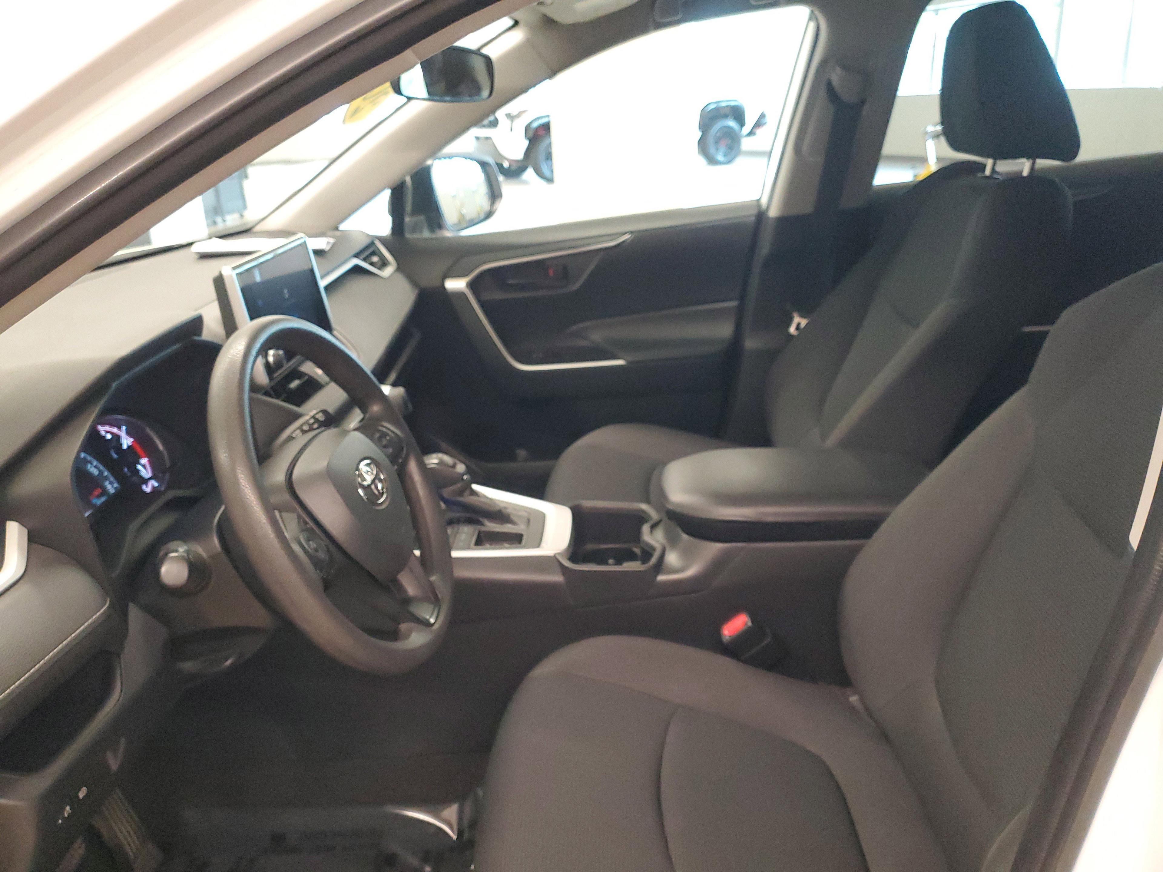 Toyota Rav4 Le Fwd - Thumbnail 15