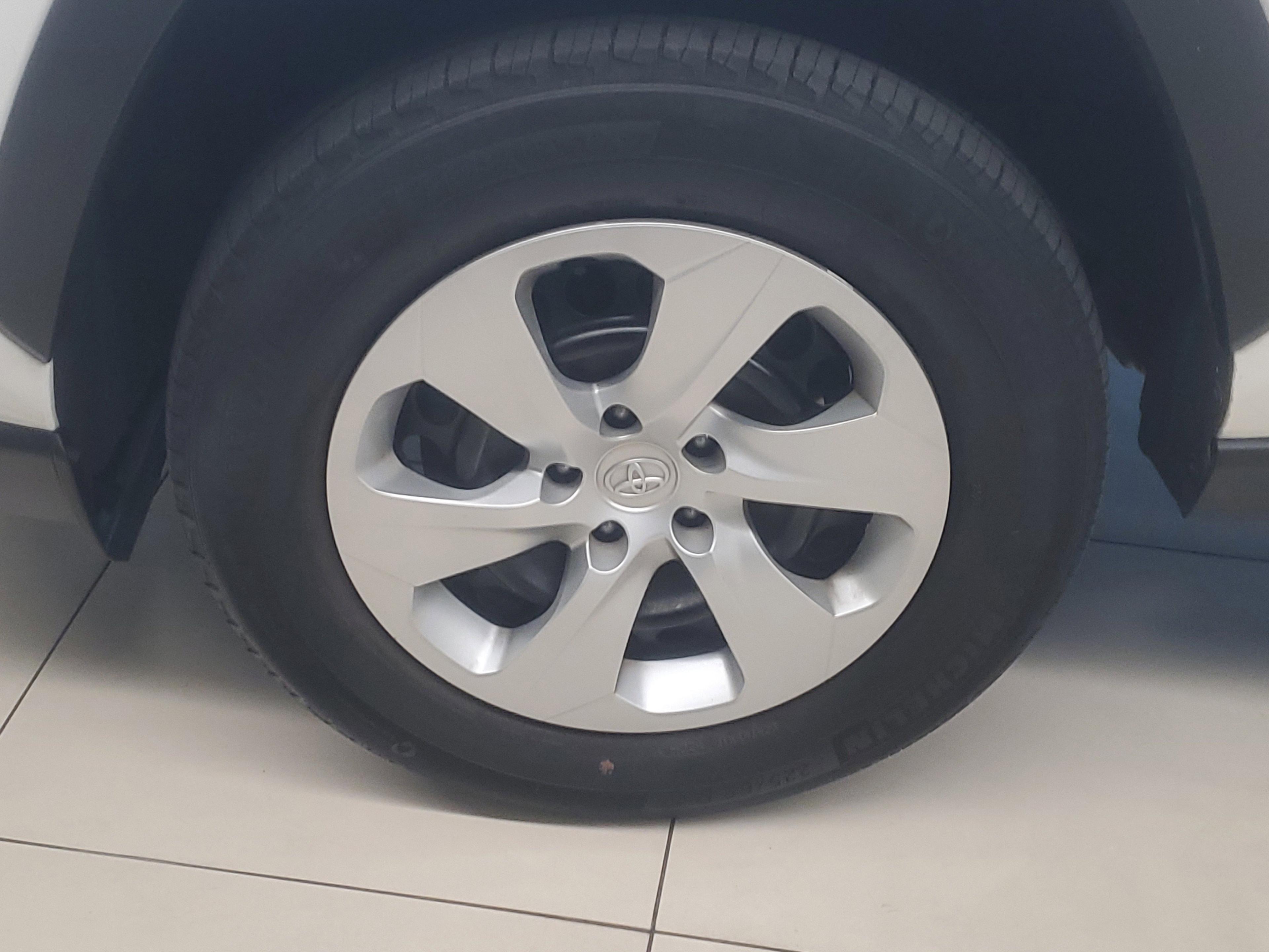 Toyota Rav4 Le Fwd - Thumbnail 5