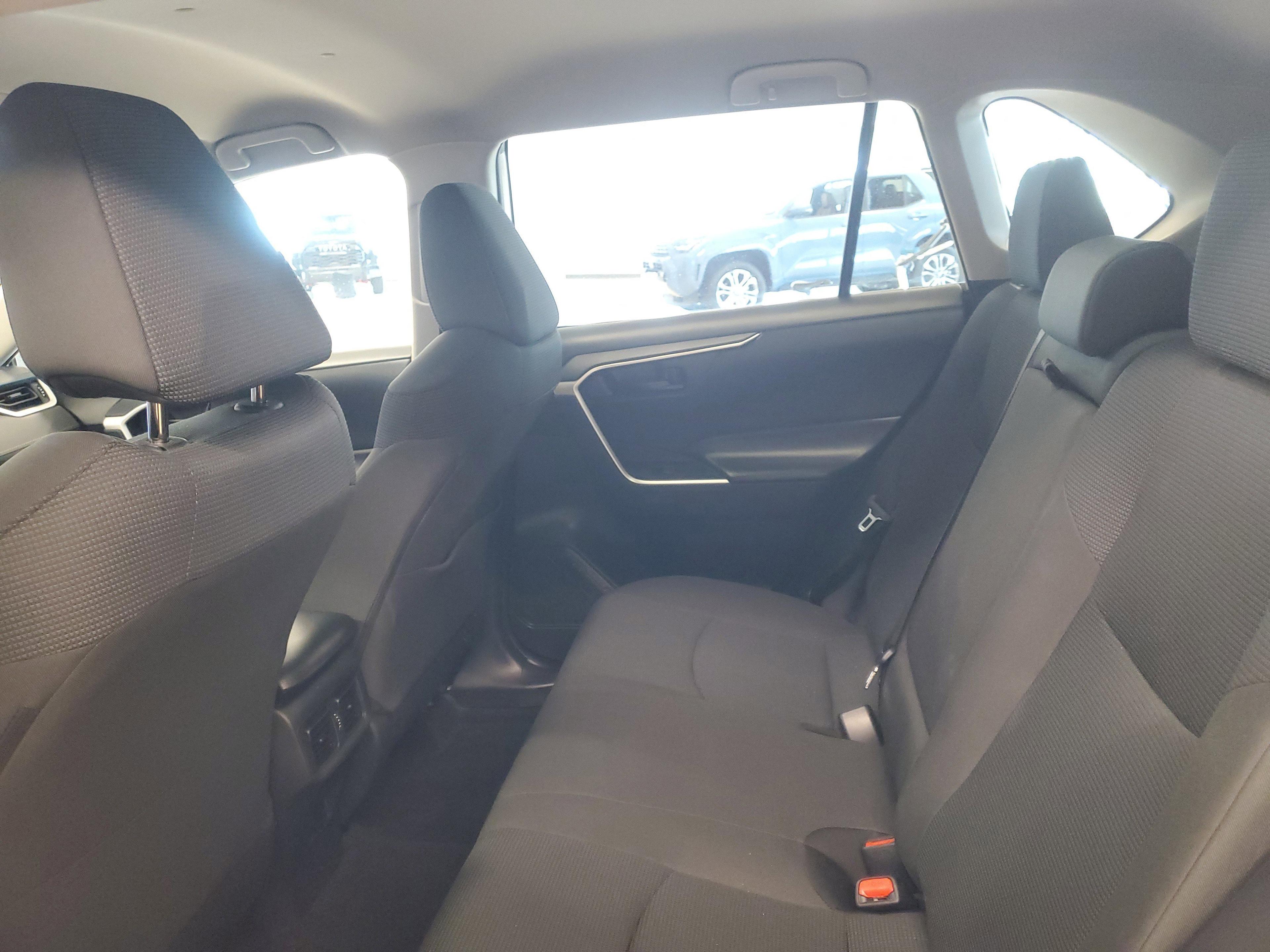 Toyota Rav4 Le Fwd - Thumbnail 11