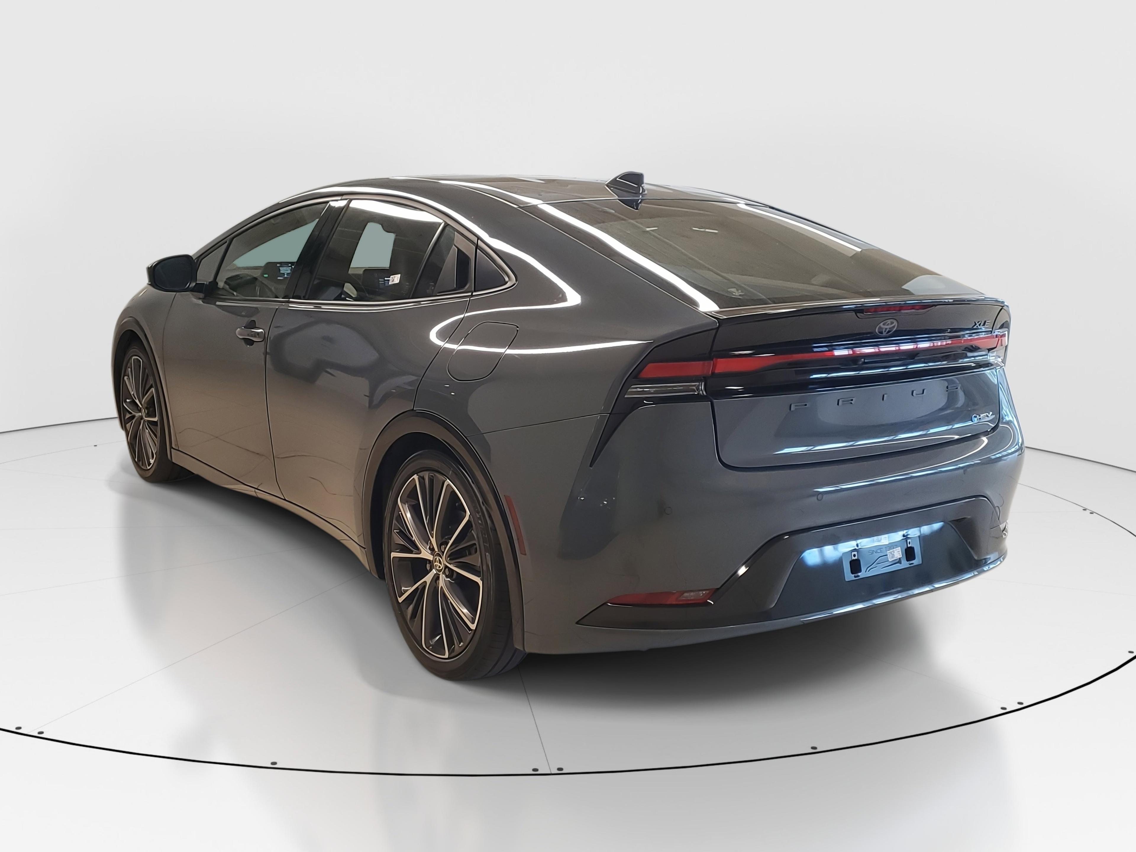 Toyota Prius Limited Fwd - Thumbnail 6