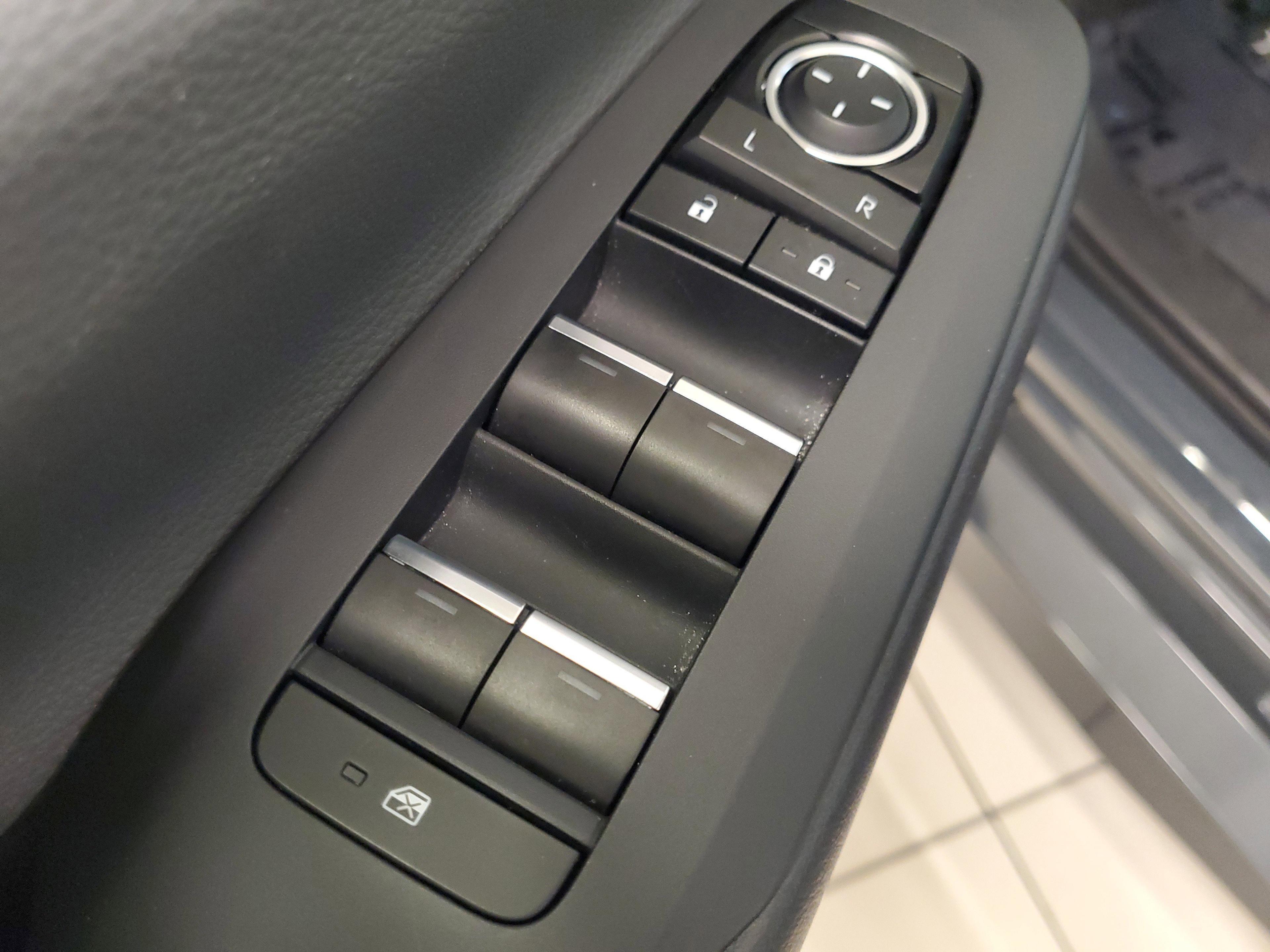 Toyota Prius Limited Fwd - Thumbnail 19