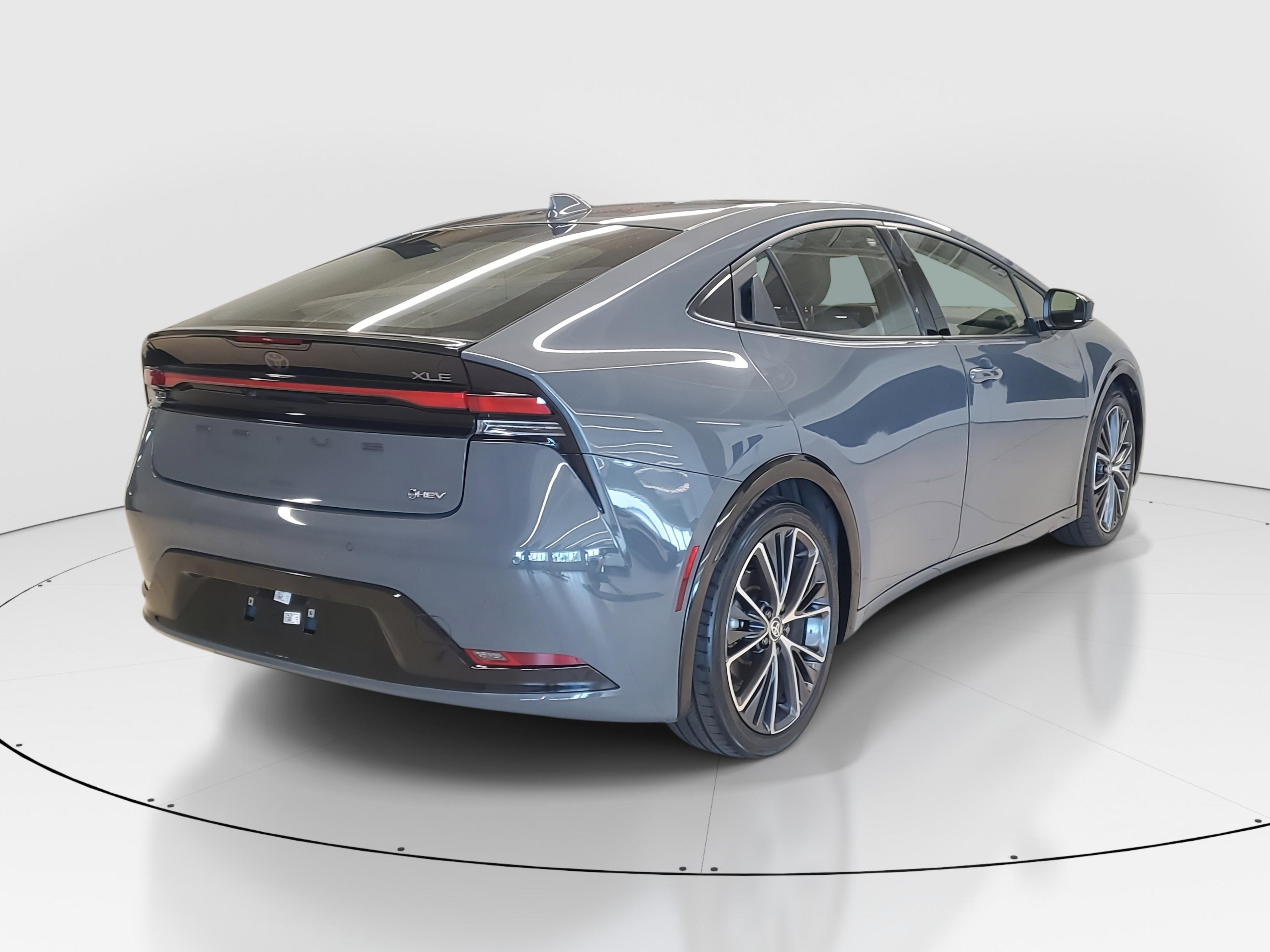 Toyota Prius Limited Fwd - Thumbnail 8