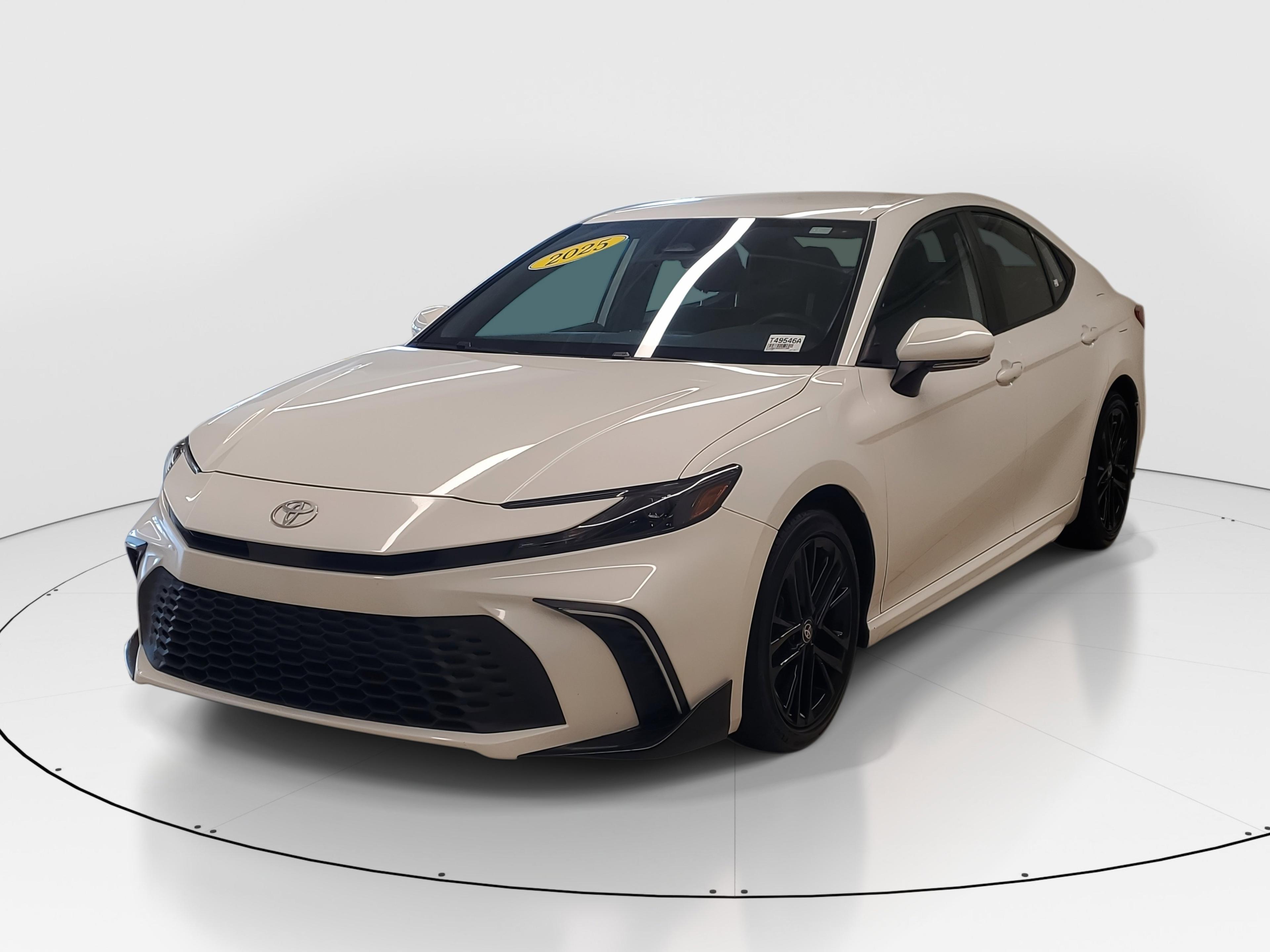 Toyota Camry Se Fwd - Thumbnail 4