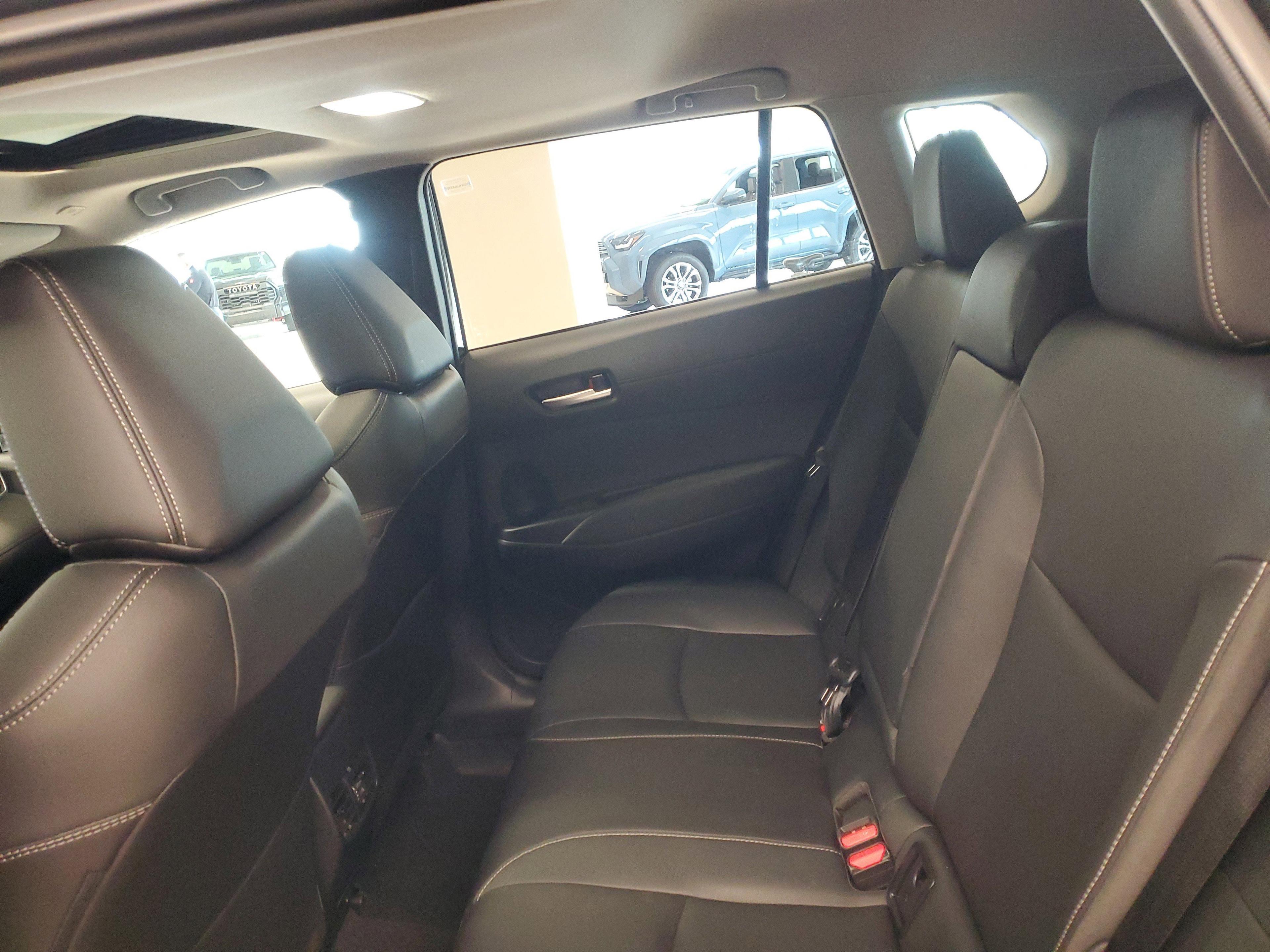 Toyota Corolla Cross Xle Fwd - Thumbnail 12