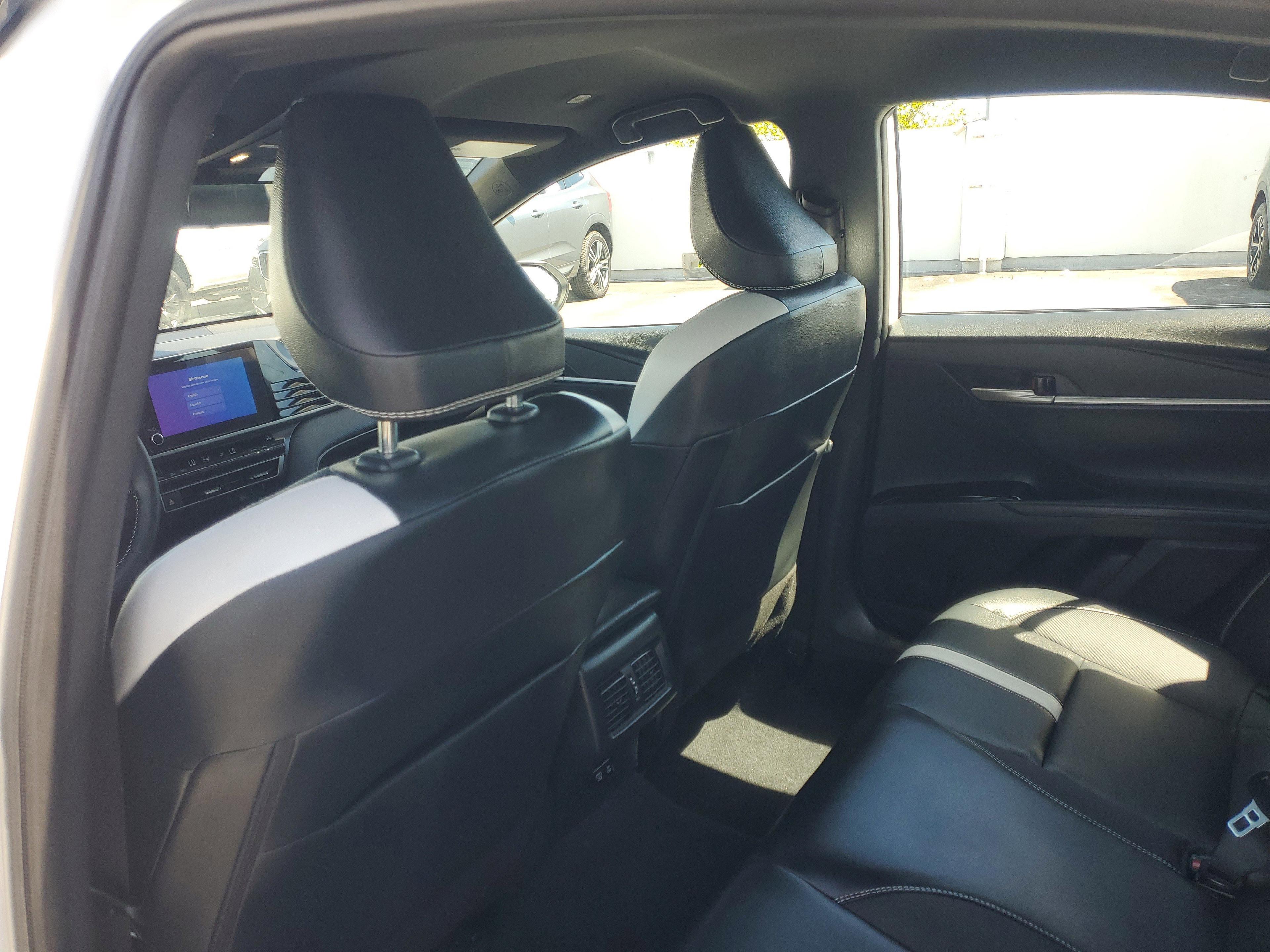 Toyota Camry Se Fwd Sedan | Miami, Fl - Thumbnail 12