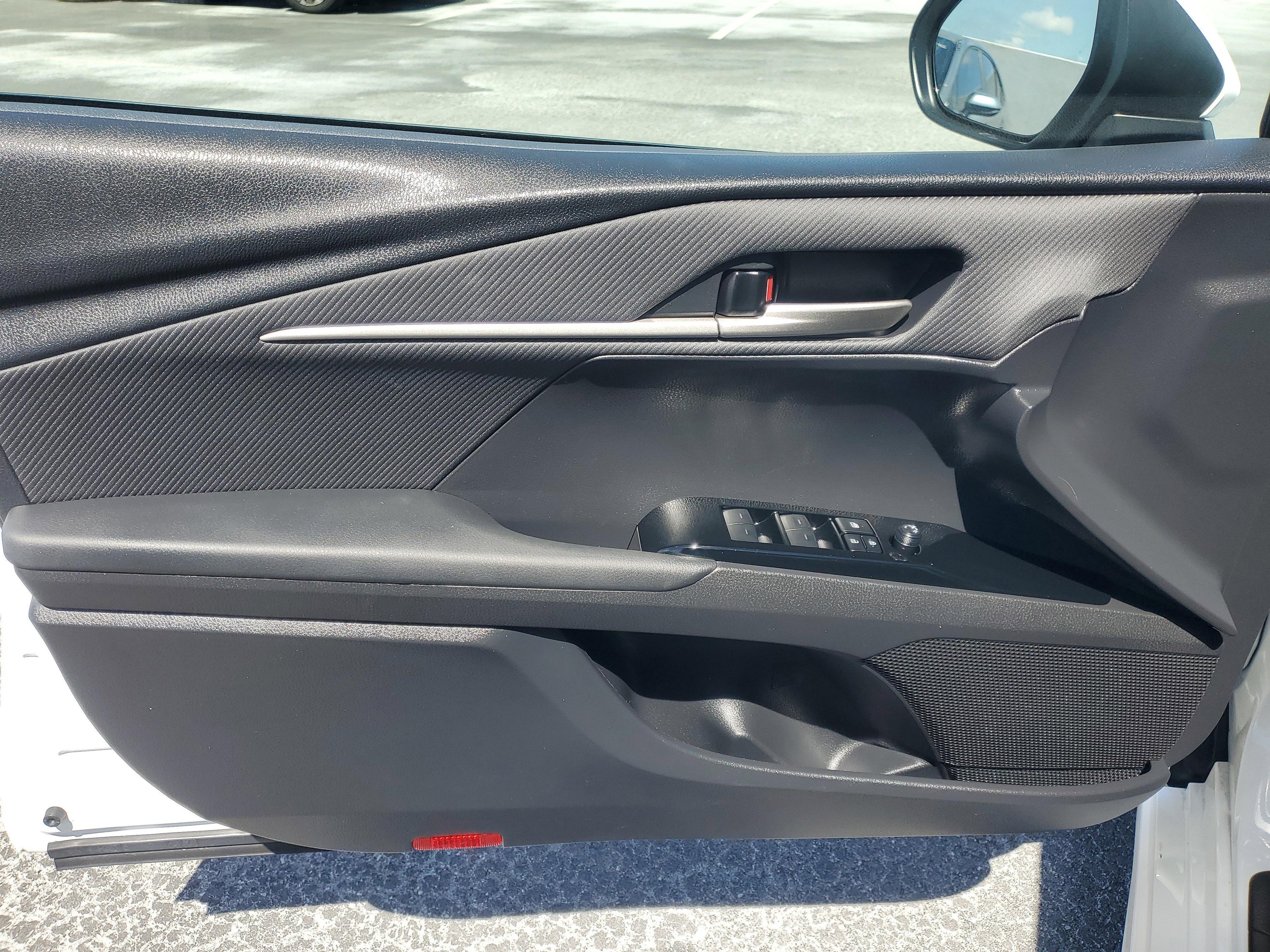 Toyota Camry Se Fwd Sedan | Miami, Fl - Thumbnail 18