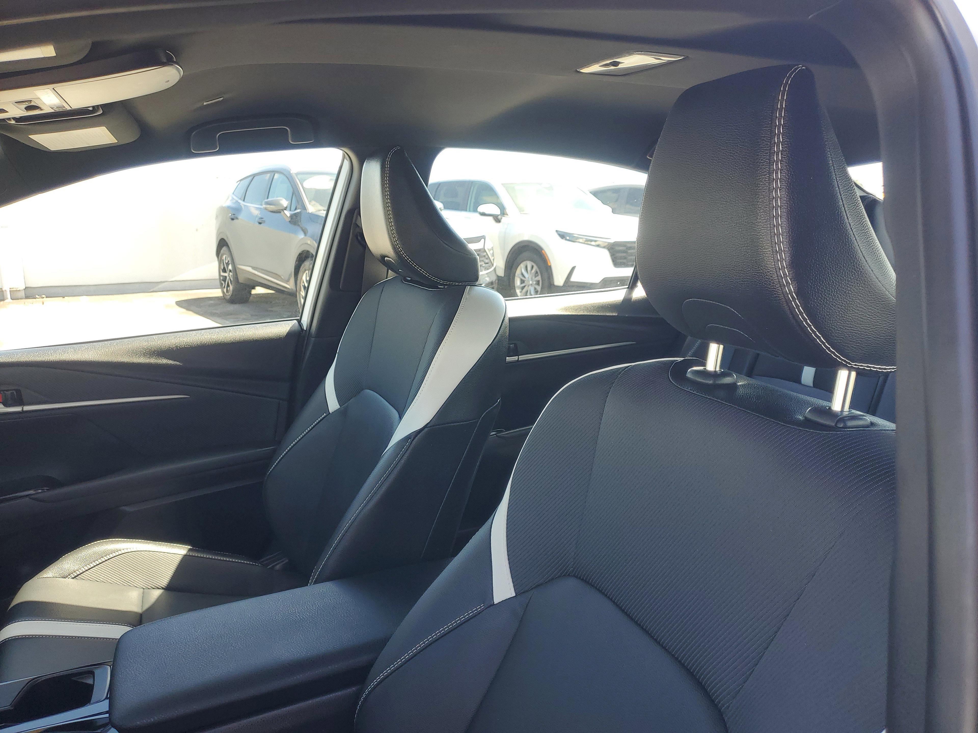 Toyota Camry Se Fwd Sedan | Miami, Fl - Thumbnail 17