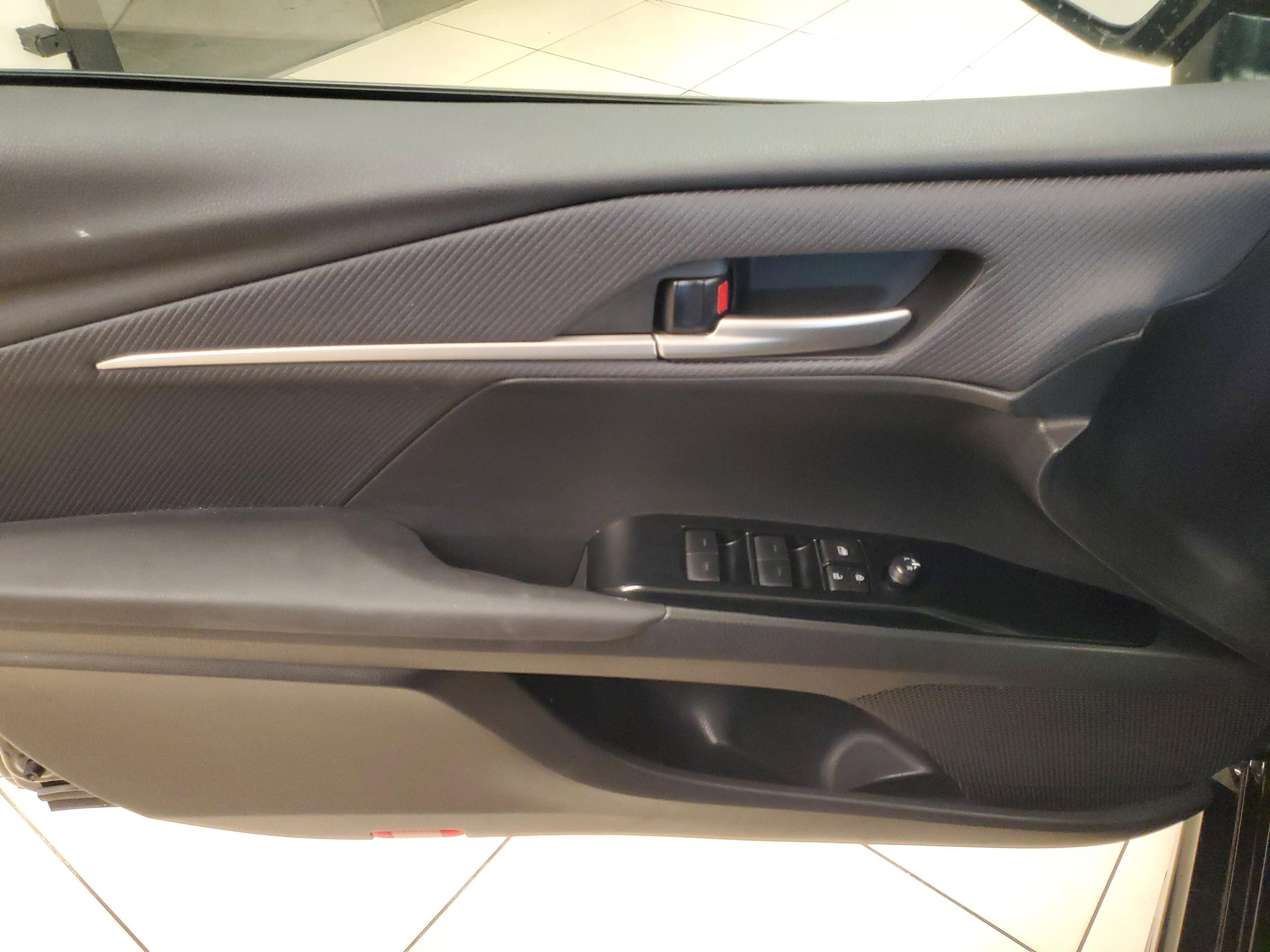 Toyota Camry Se Fwd - Thumbnail 19