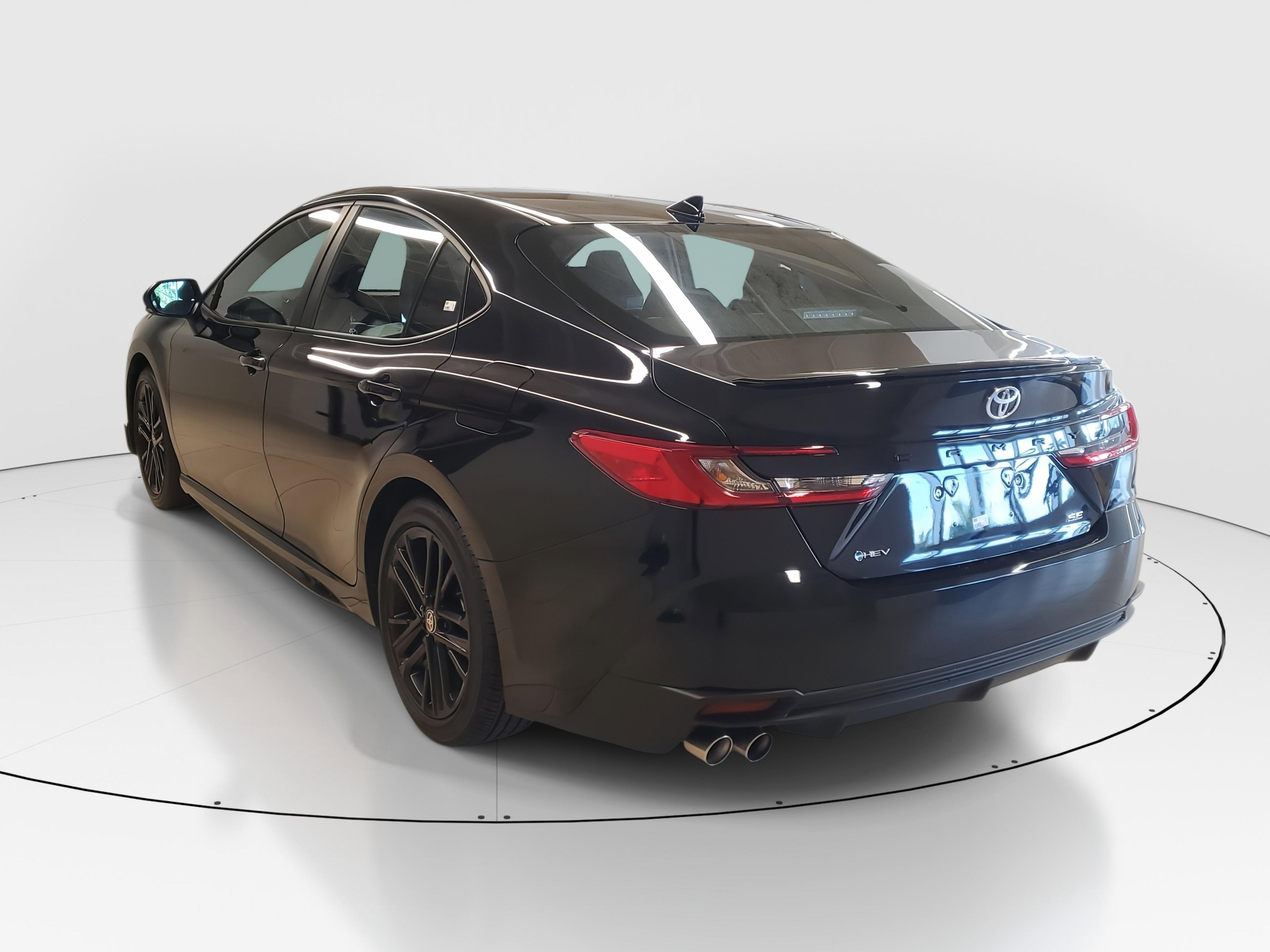 Toyota Camry Se Fwd - Thumbnail 6