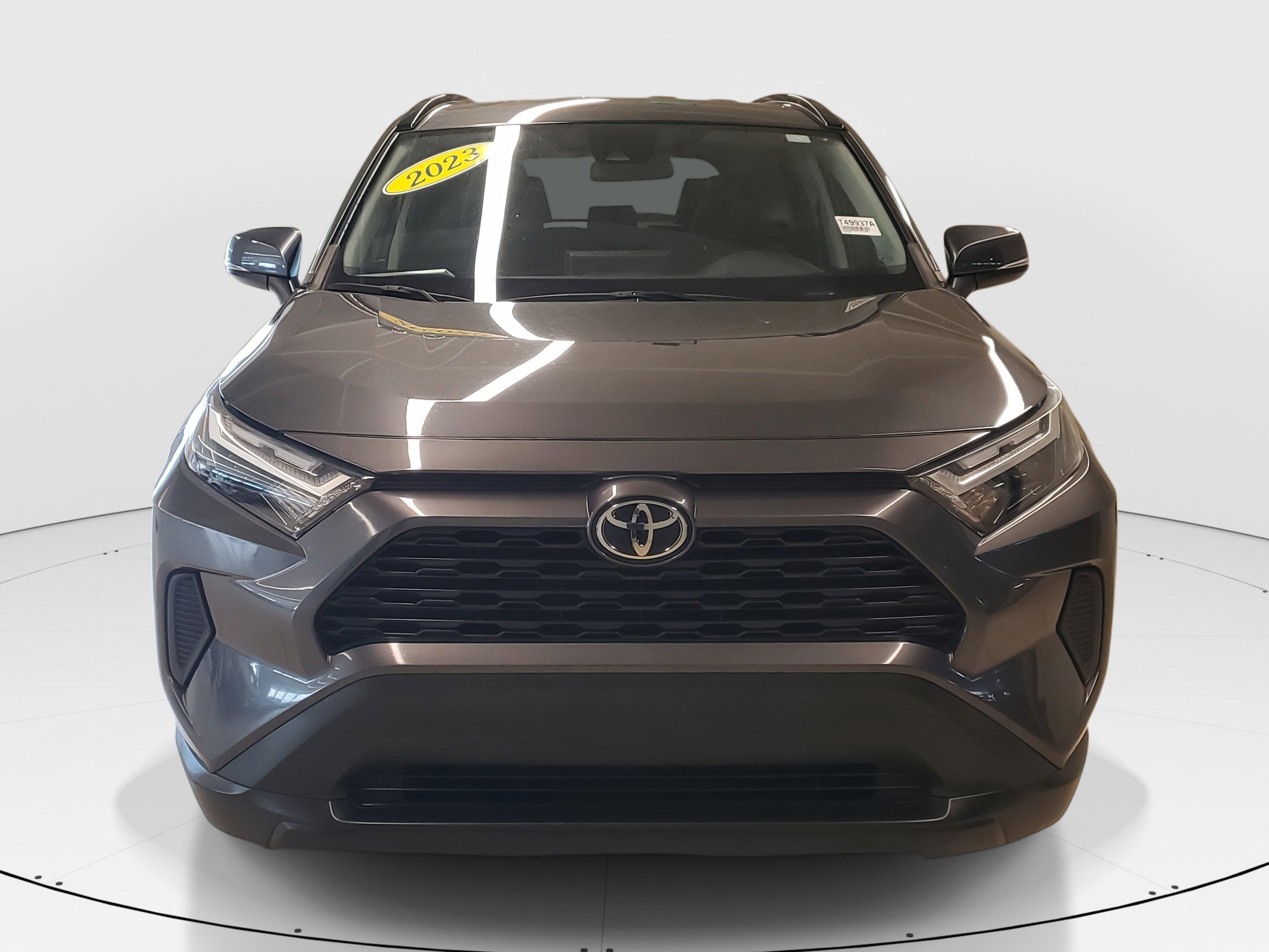 Toyota Rav4 Xle Fwd - Thumbnail 3