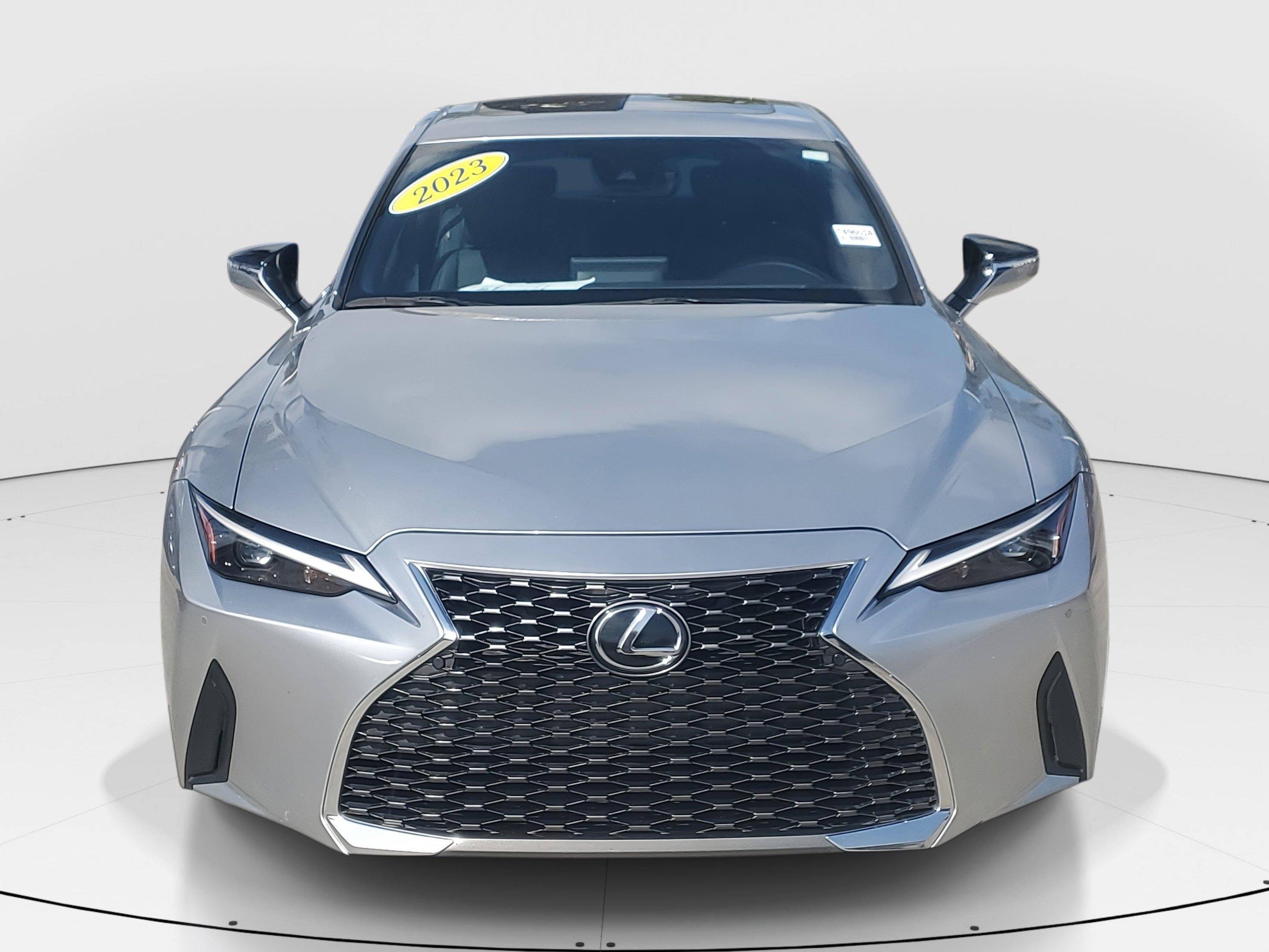 Lexus Is 300 Rwd - Thumbnail 3