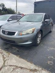 Toyota Camry - Thumbnail 9