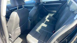 Volkswagen Jetta - Thumbnail 3