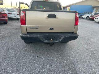 Ford Explorer Sport Trac - Thumbnail 4