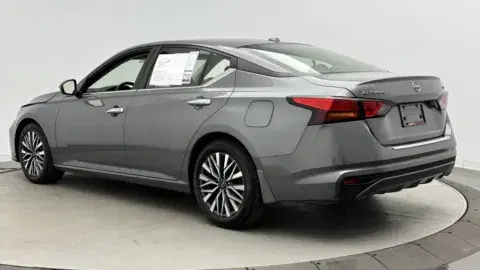 Nissan Altima 2.5 Sv - Thumbnail 6