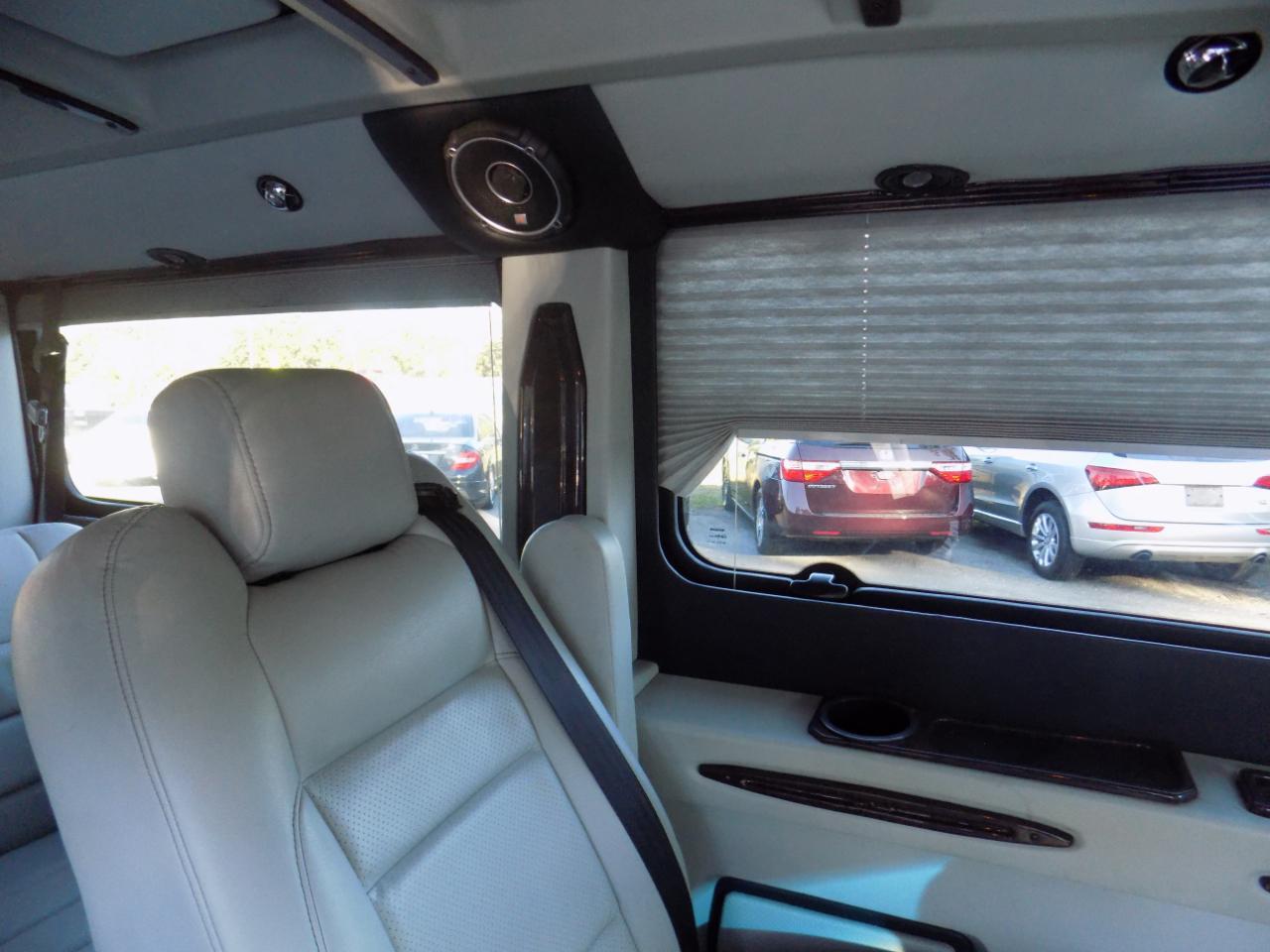 Nissan Nv Cargo3500 Hd S High Roof - Thumbnail 2