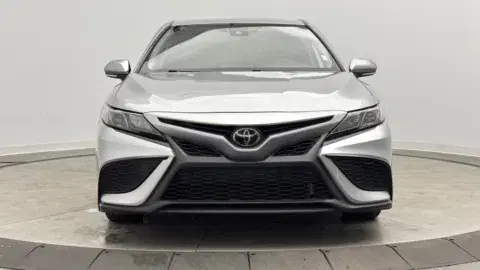 Toyota Camry Se - Thumbnail 3