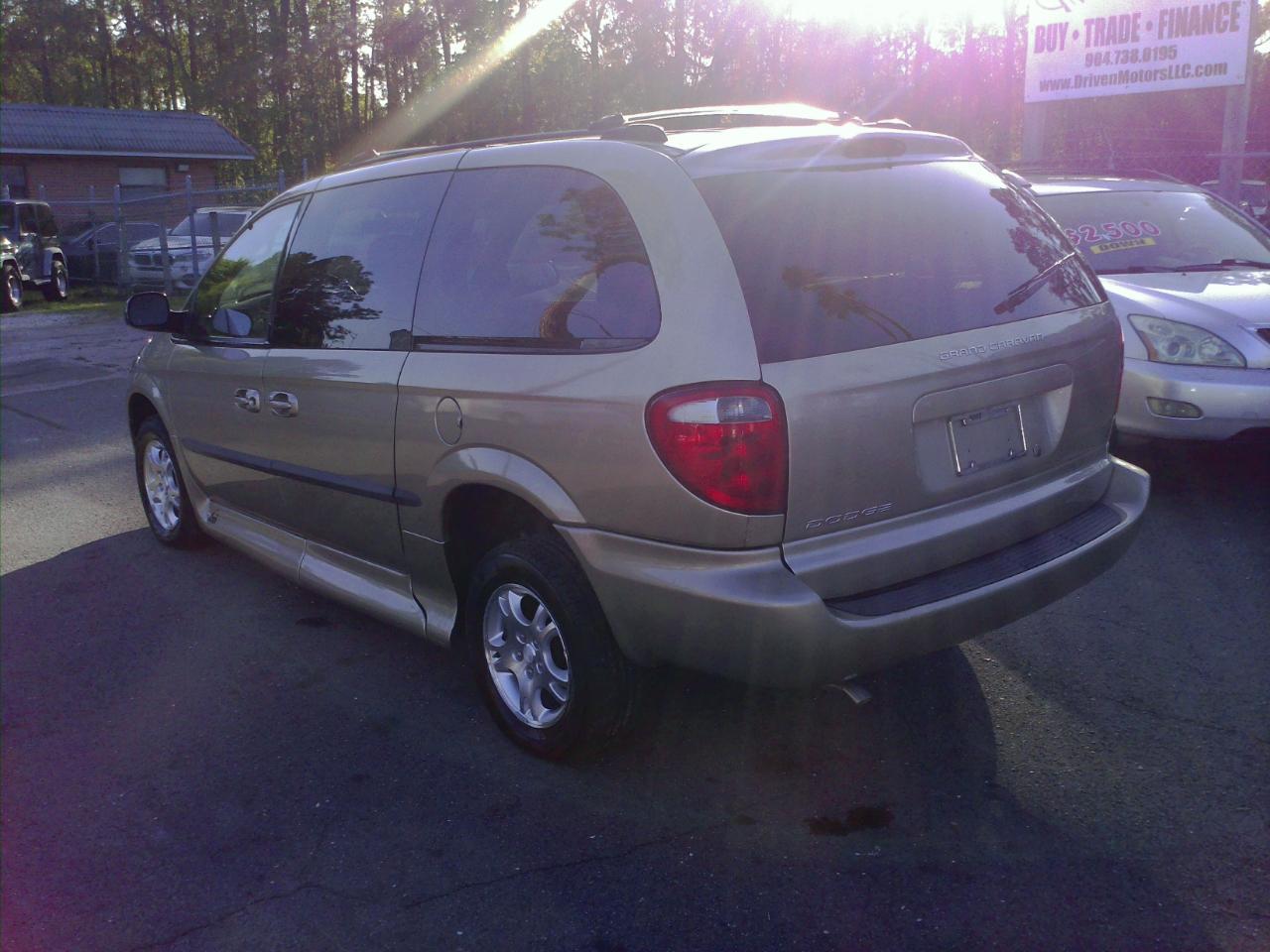 Dodge Grand Caravanex - Thumbnail 4