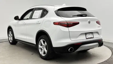 Alfa Romeo Stelvio - Thumbnail 6