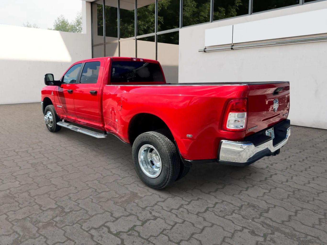 Ram 3500 Crew Cab - Thumbnail 5