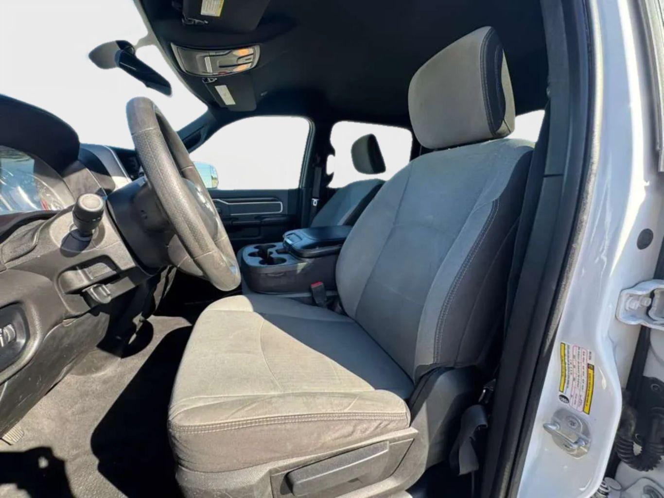 Ram 2500 Crew Cab - Thumbnail 2