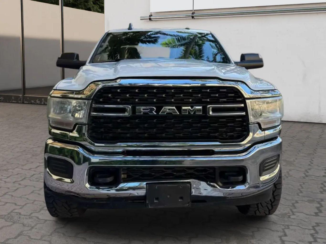 Ram 2500 Crew Cab - Thumbnail 10