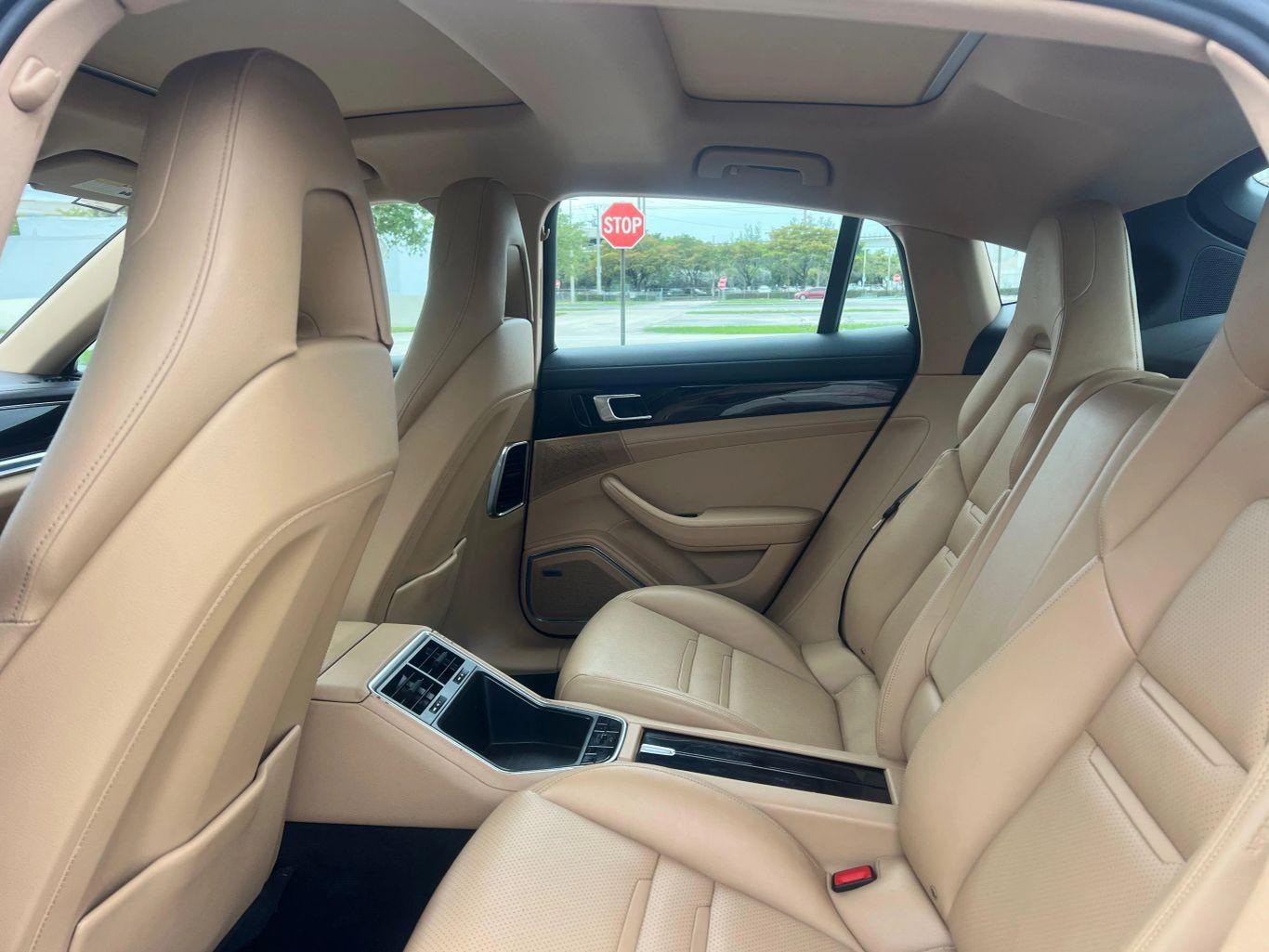 Porsche Panamera - Thumbnail 14