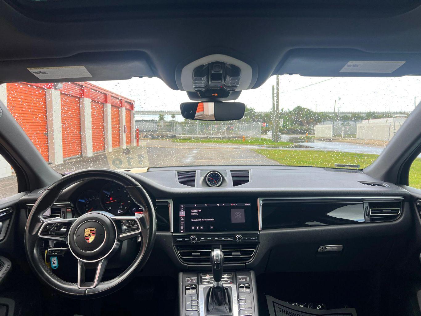 Porsche Macan - Thumbnail 11