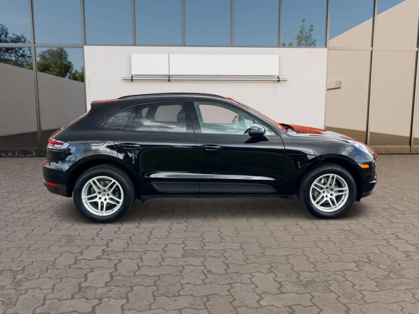 Porsche Macan - Thumbnail 8