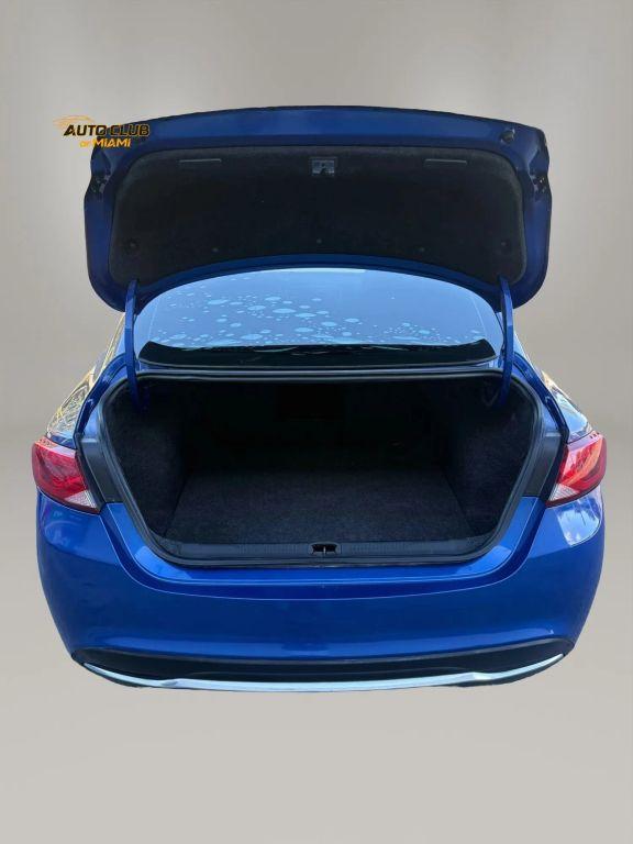 Chrysler 200 - Thumbnail 13