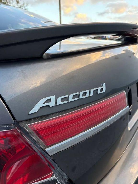 Honda Accord - Thumbnail 12