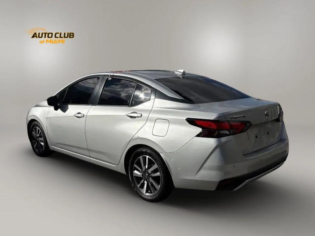 Nissan Versa - Thumbnail 8