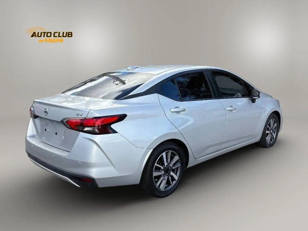 Nissan Versa - Thumbnail 10