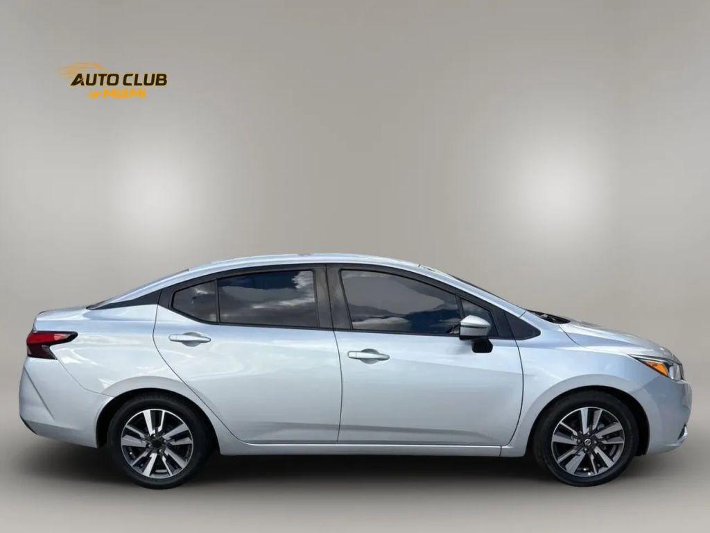 Nissan Versa - Thumbnail 11