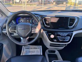 Chrysler Pacifica - Thumbnail 14