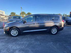 Chrysler Pacifica - Thumbnail 10