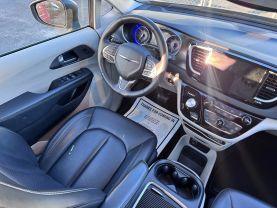 Chrysler Pacifica - Thumbnail 13