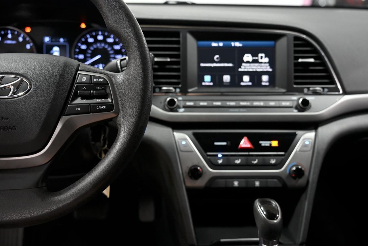 Hyundai Elantra - Thumbnail 12