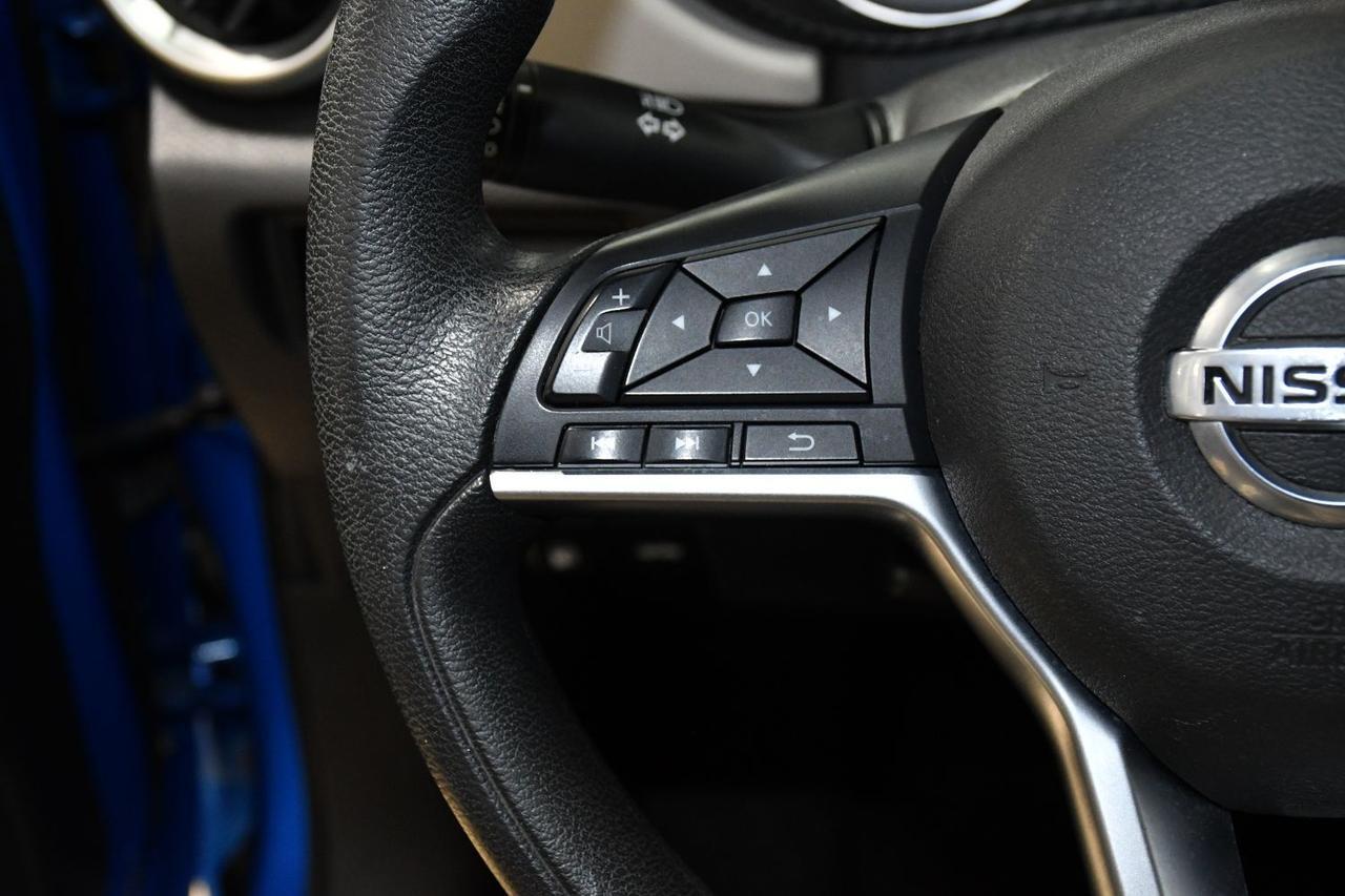 Nissan Versa - Thumbnail 8